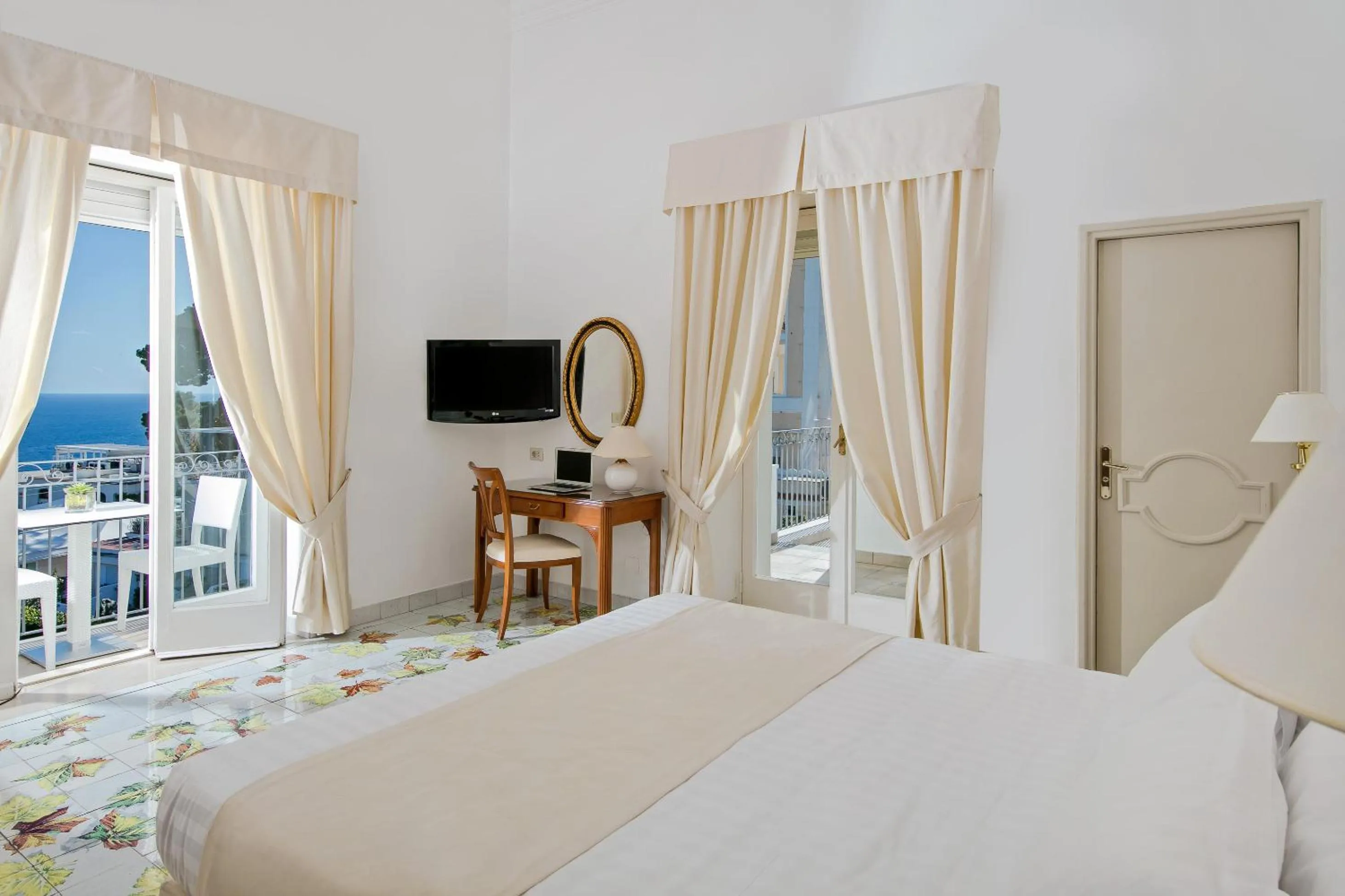 Bedroom, Bed in Hotel Syrene