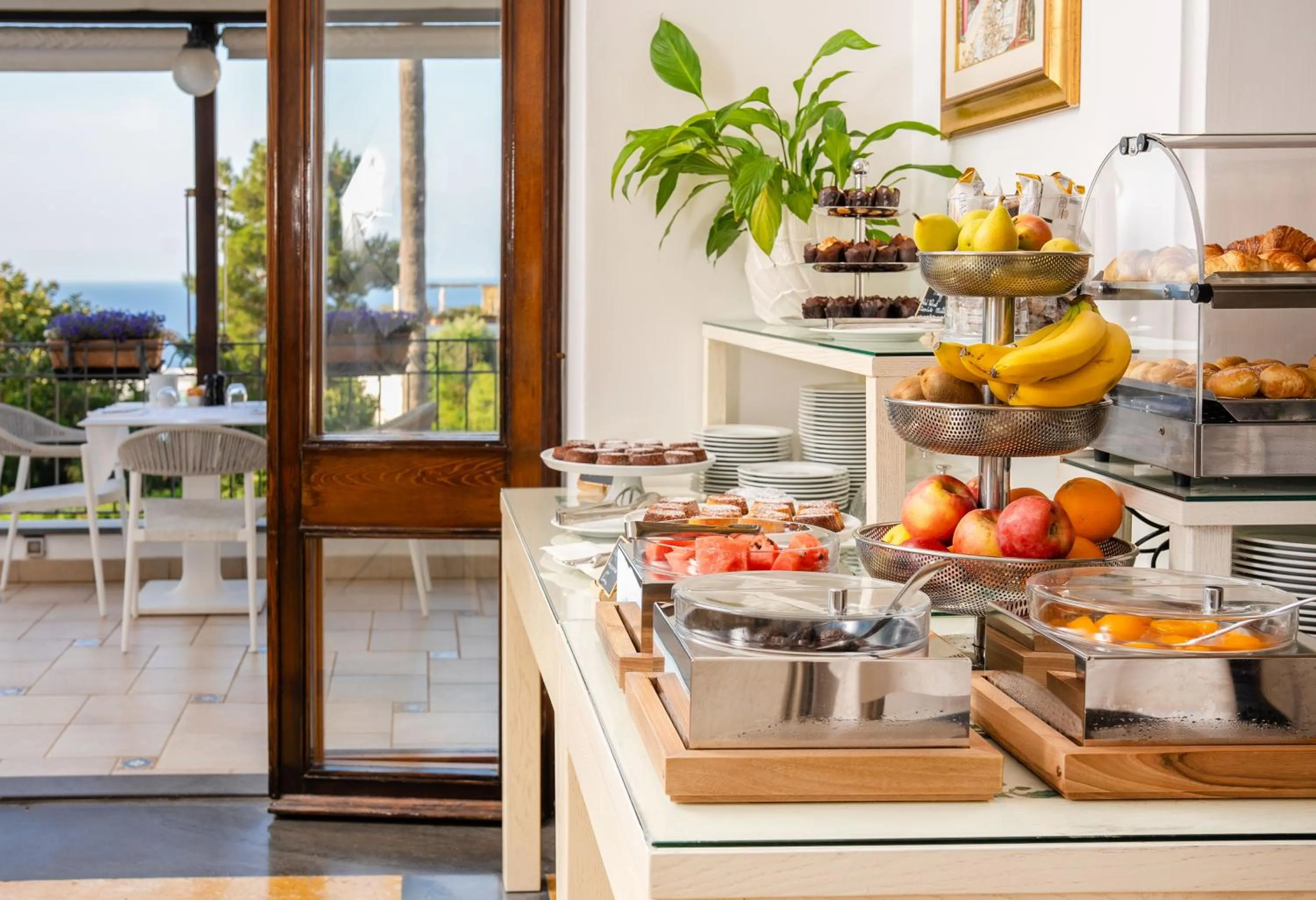 Breakfast in Hotel Syrene