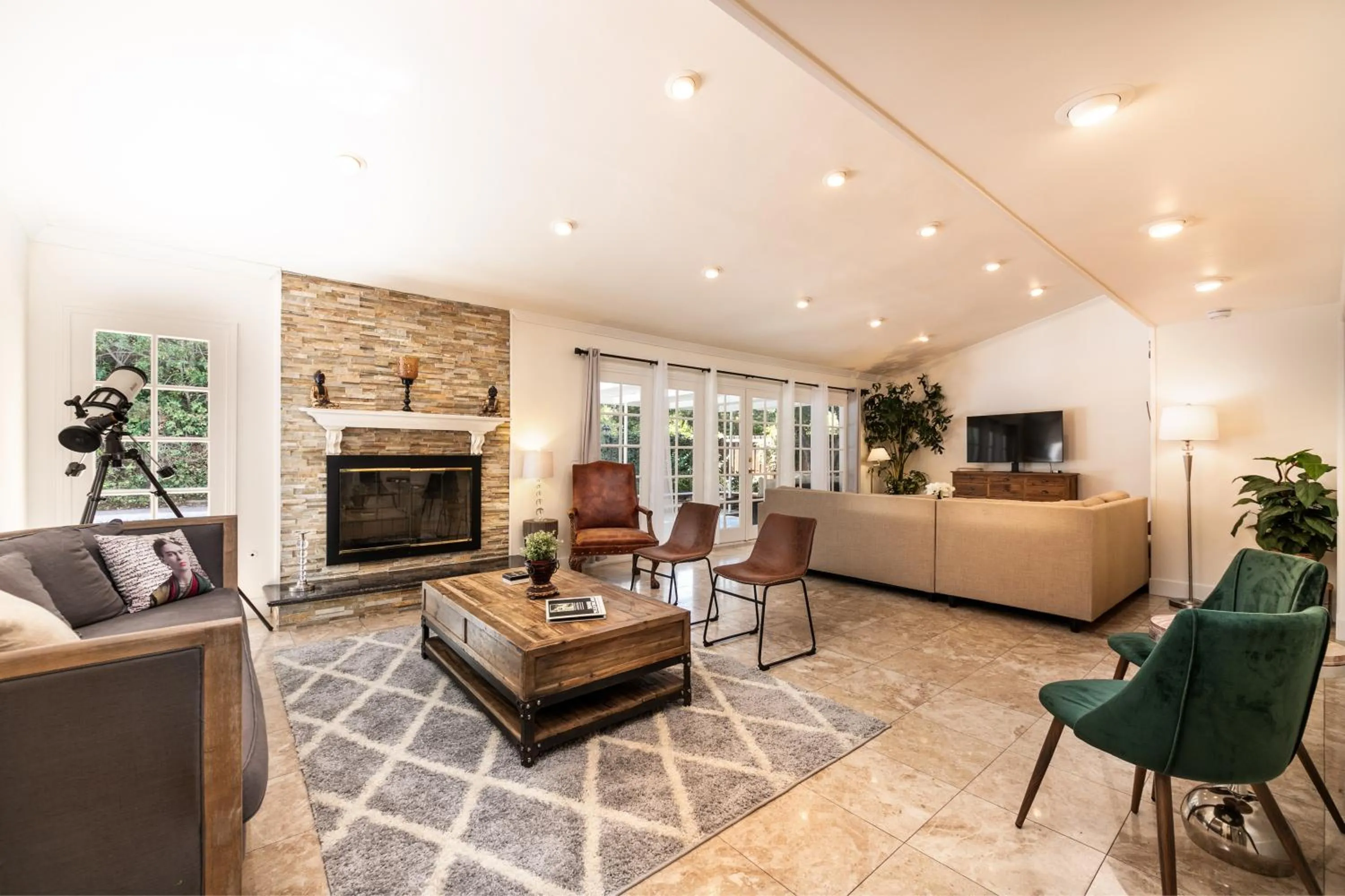 Villa Sausalito - Newly Designed 4BR HOUSE & POOL by Topanga