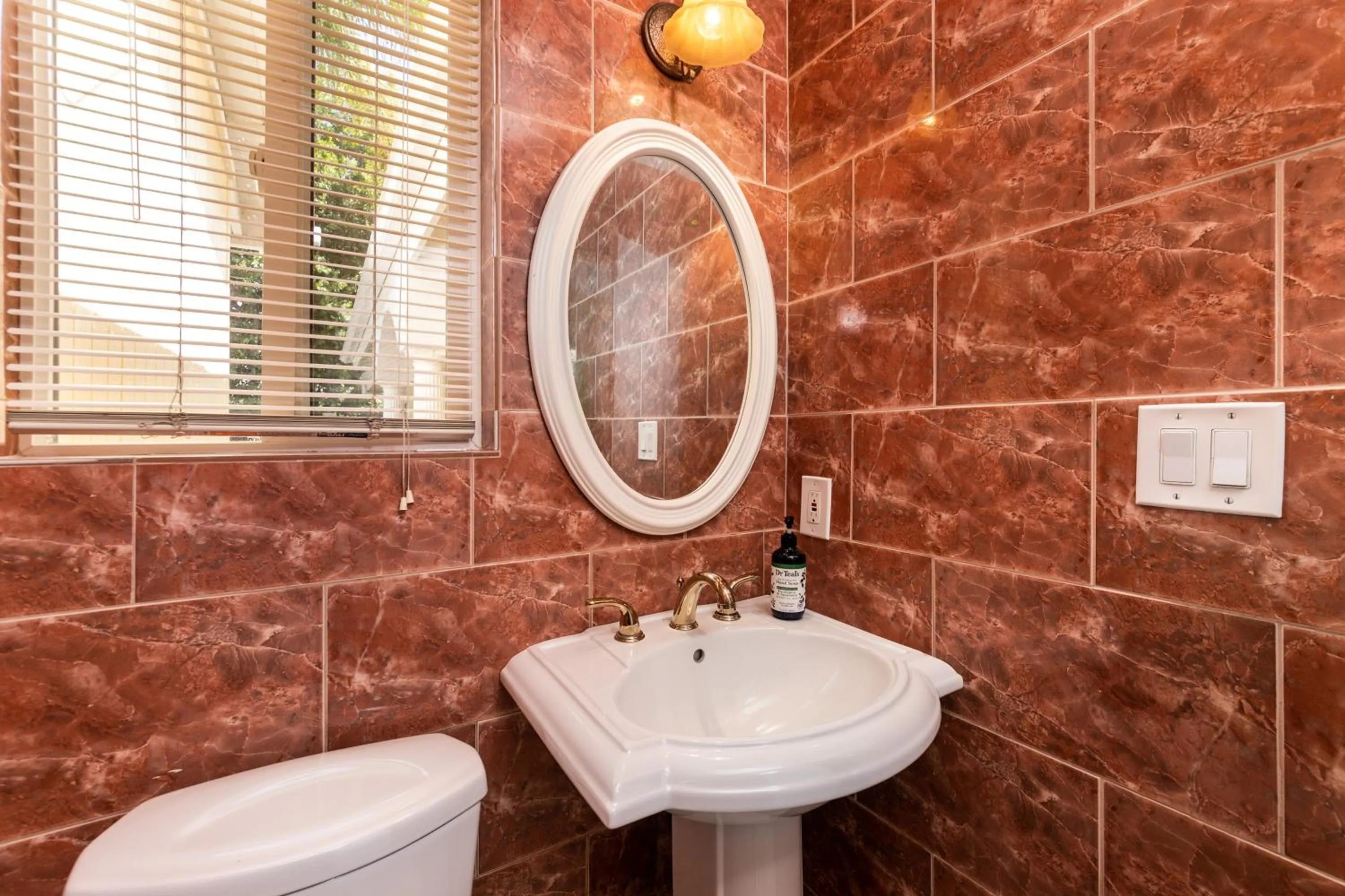 Villa Sausalito - Newly Designed 4BR HOUSE & POOL by Topanga