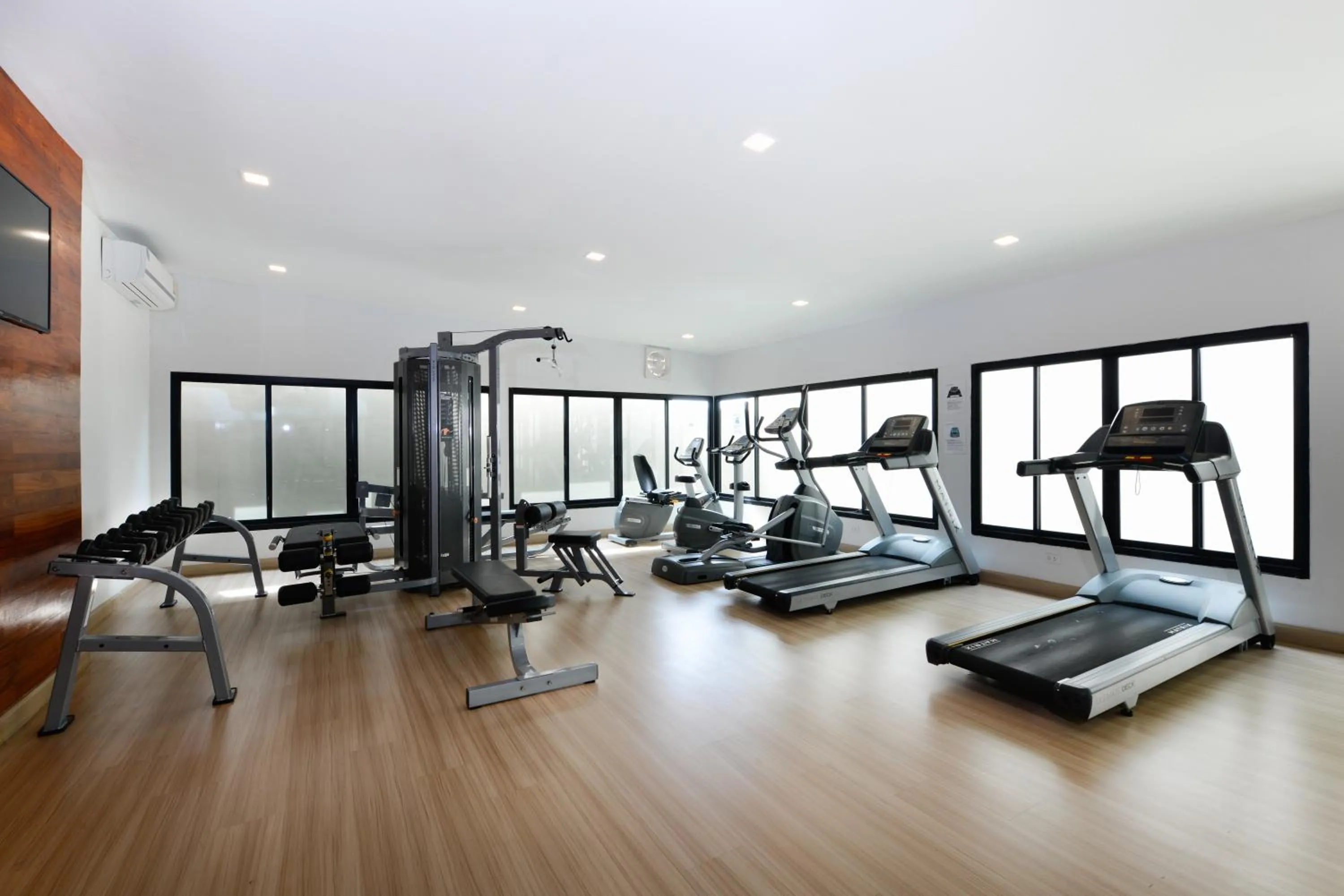 Fitness centre/facilities in Ramada by Wyndham Bangkok Ten Ekamai Residences