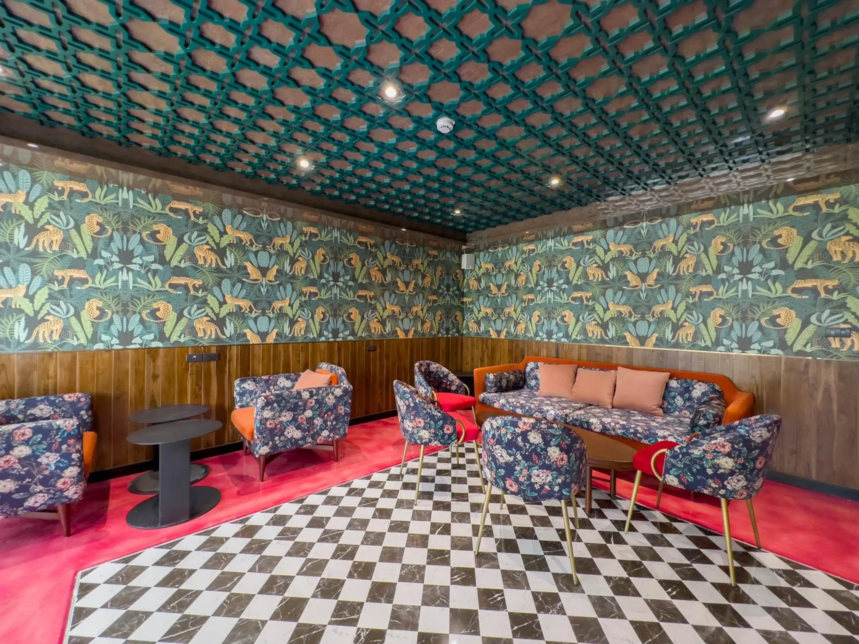 Lounge or bar in Ramada by Wyndham Bangkok Ten Ekamai Residences Lounge or bar in Ramada by Wyndham Bangkok Ten Ekamai Residences