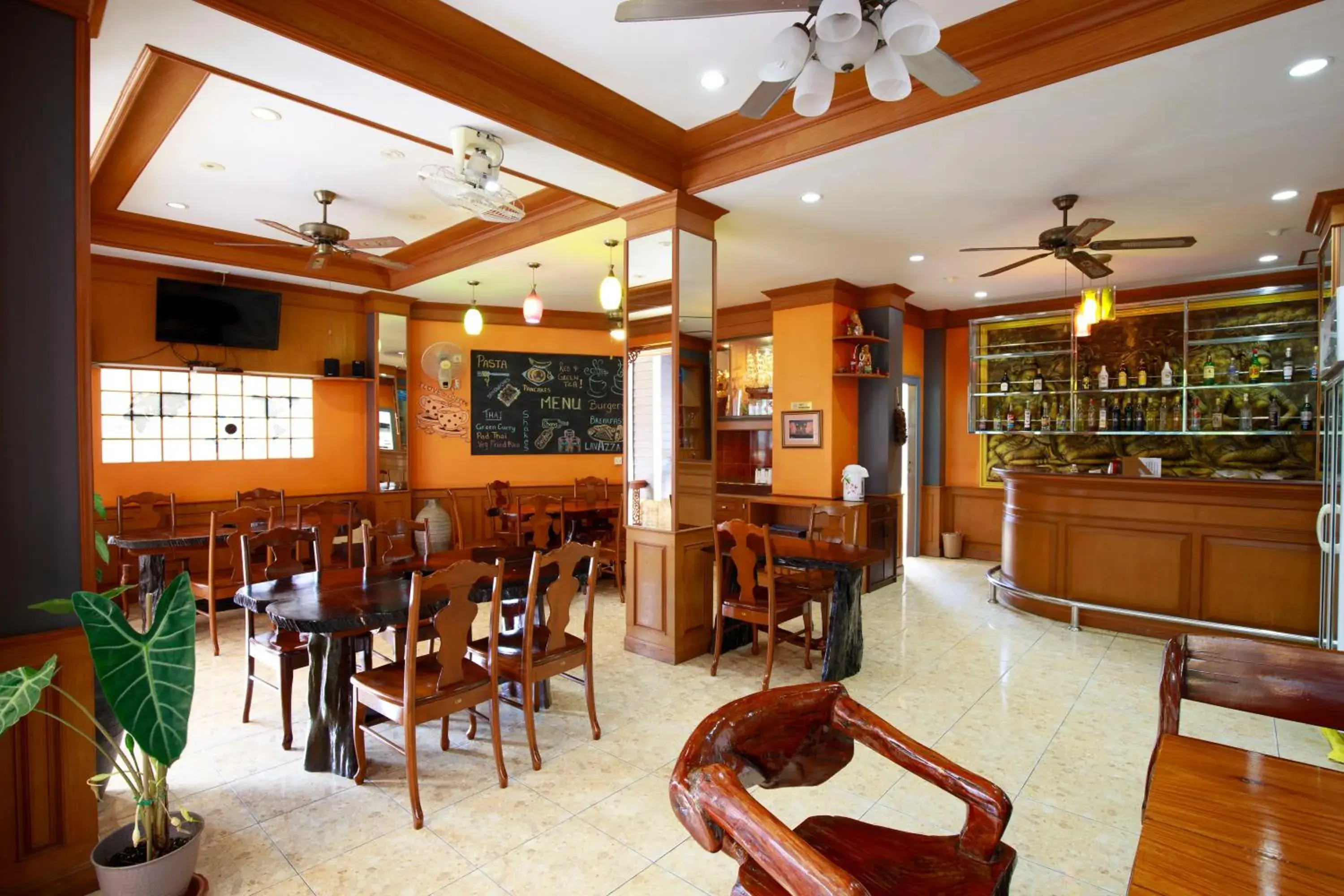 Restaurant/places to eat in Nanai 2 Residence Patong Phuket Restaurant/places to eat in Nanai 2 Residence Patong Phuket