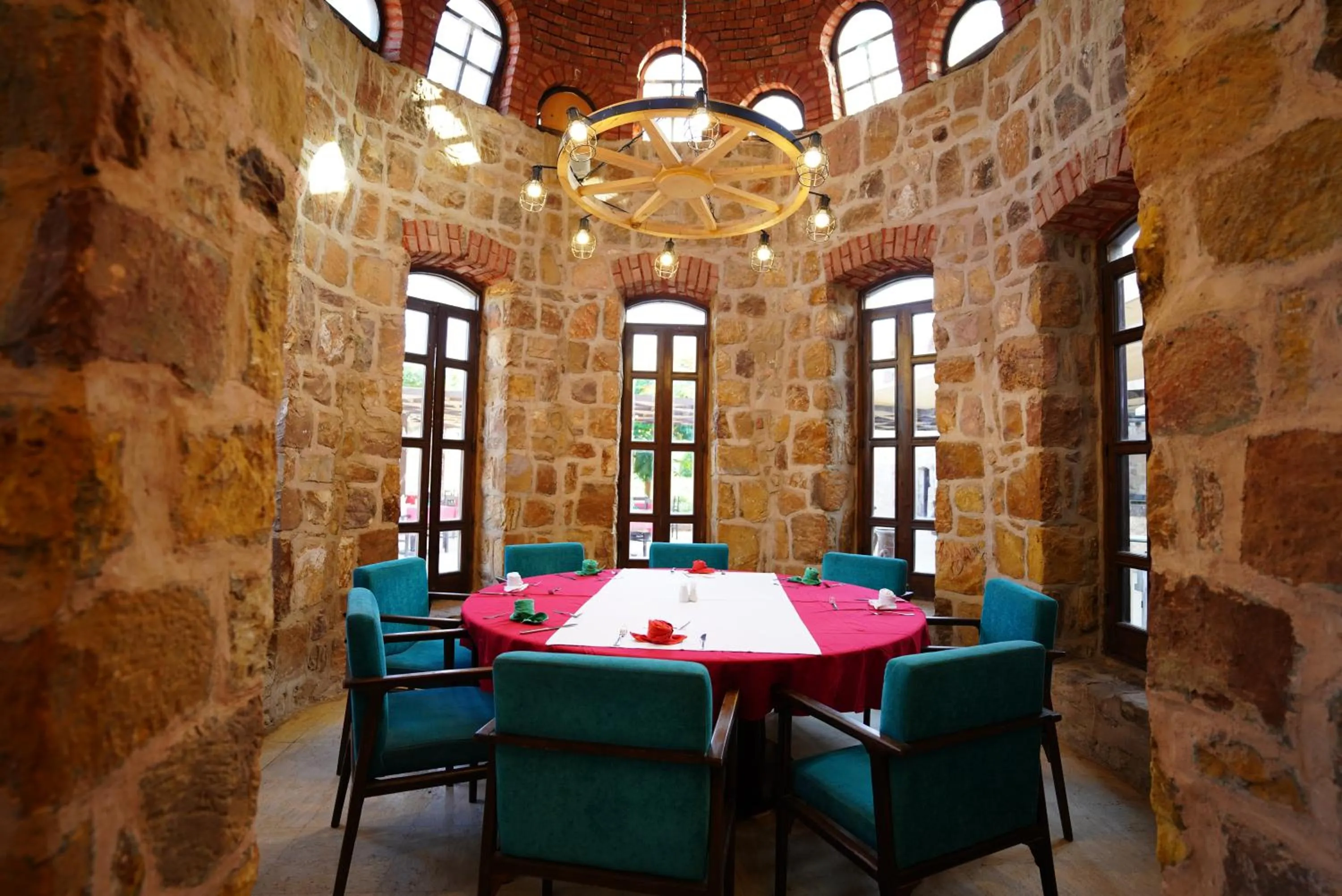 Restaurant/places to eat in Utopia Beach Club