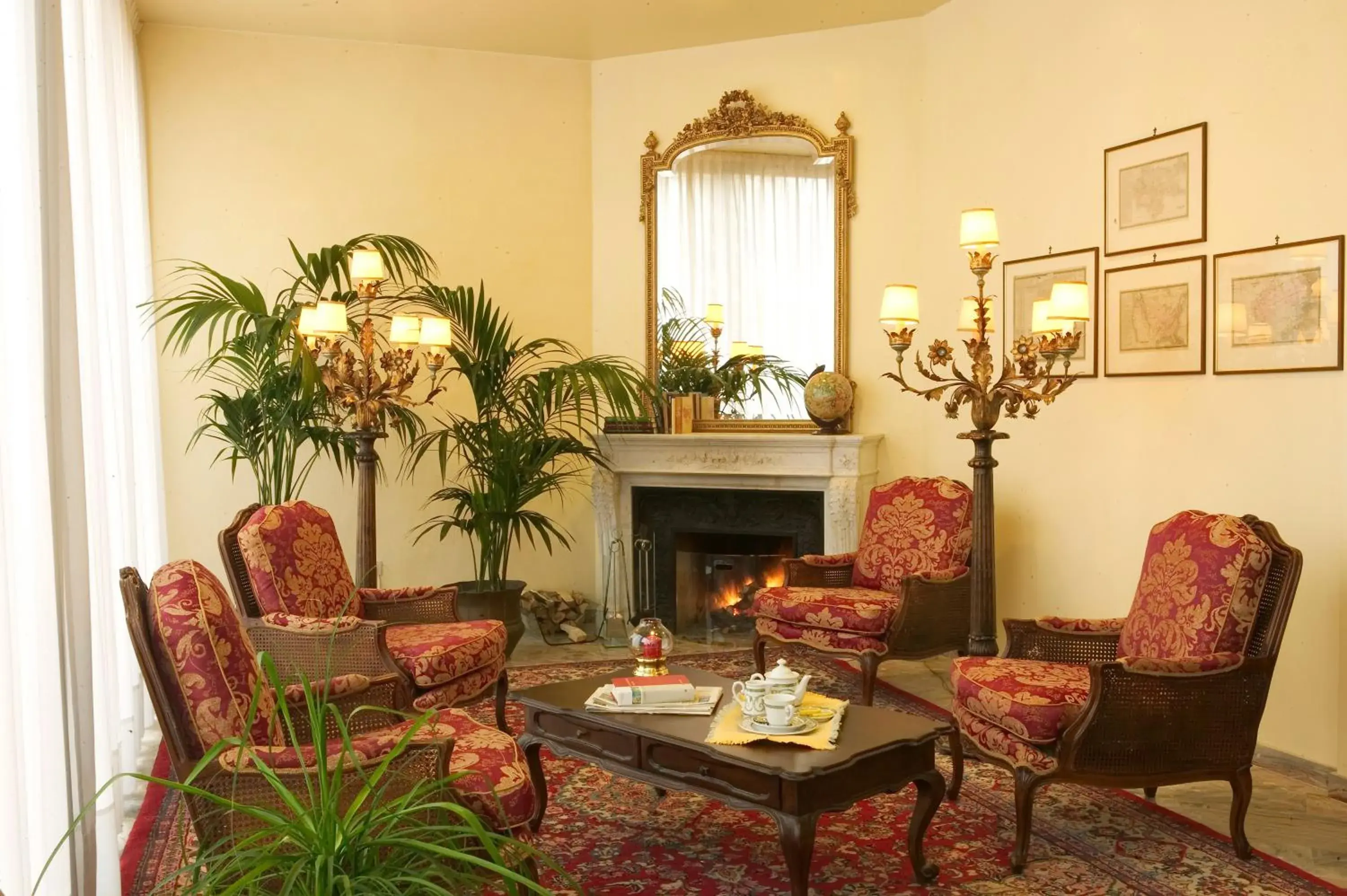 Lounge or bar in Abano Ritz Hotel Terme Lounge or bar in Abano Ritz Hotel Terme