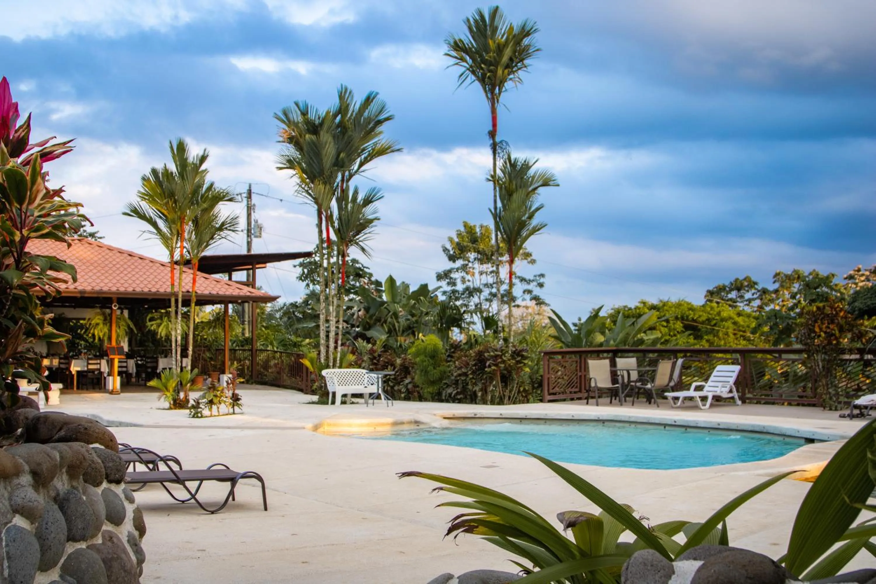 Swimming pool in Miradas Arenal Hotel & Hotsprings