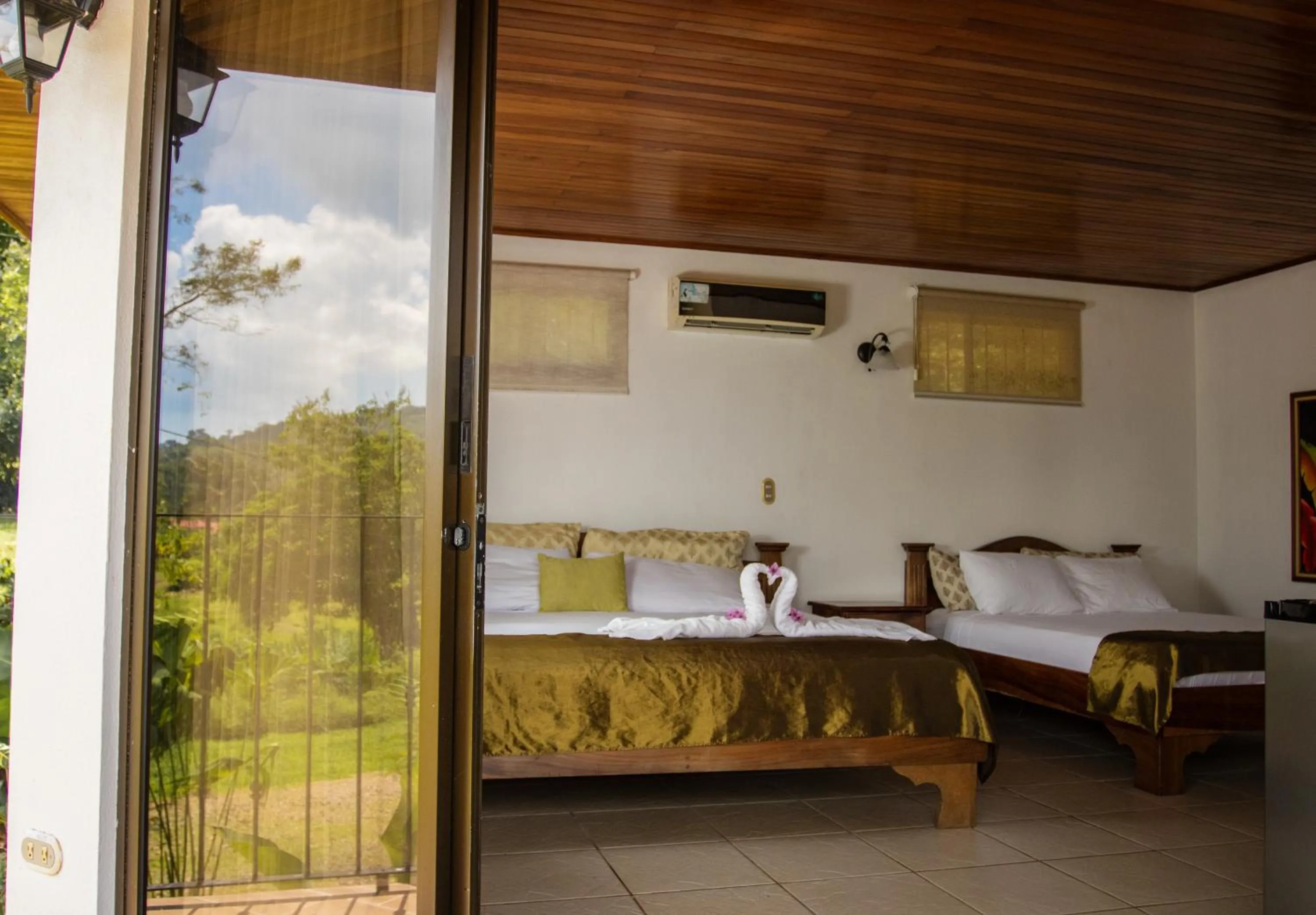 Bedroom, Bed in Miradas Arenal Hotel & Hotsprings