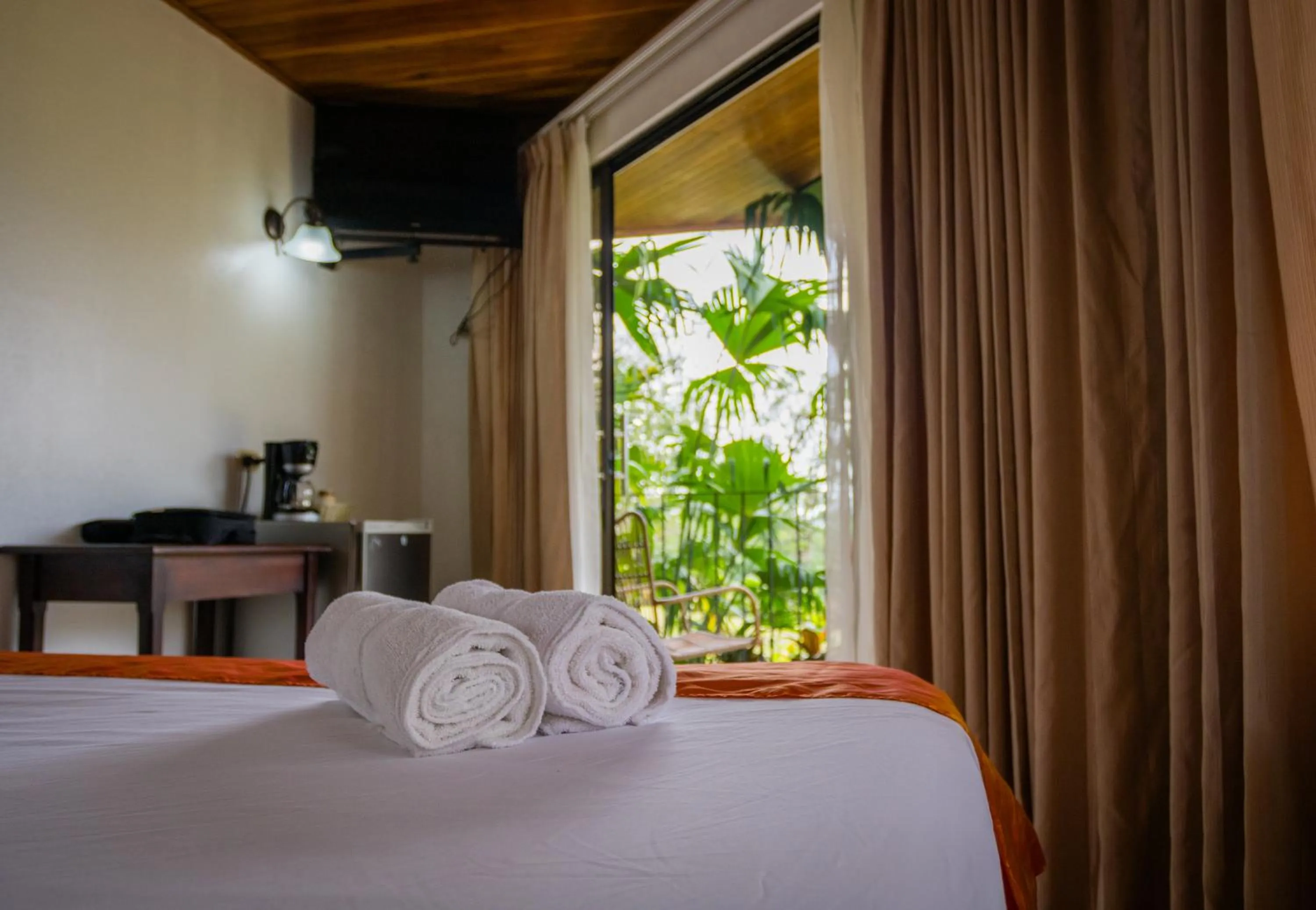 Bed in Miradas Arenal Hotel & Hotsprings