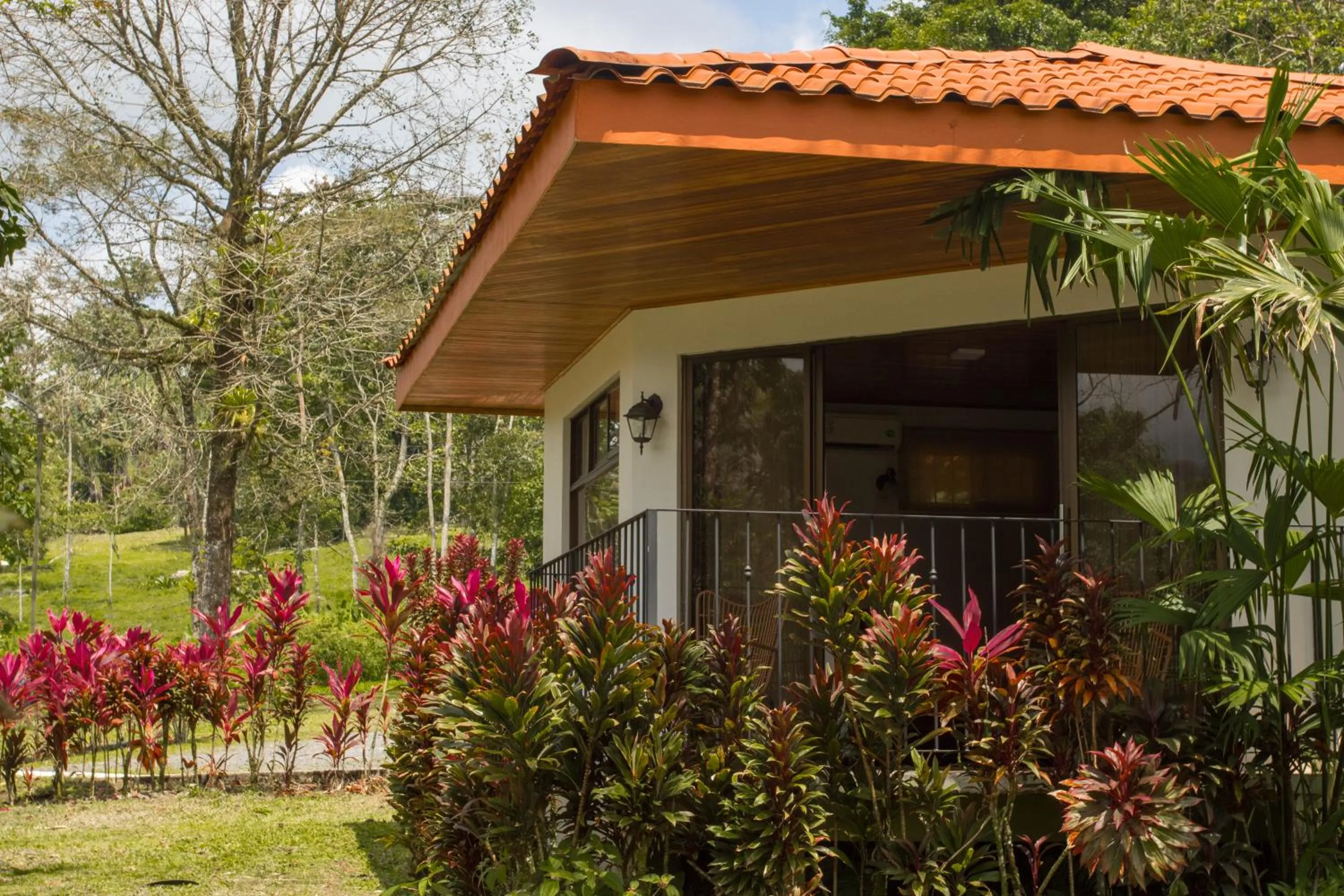Garden in Miradas Arenal Hotel & Hotsprings