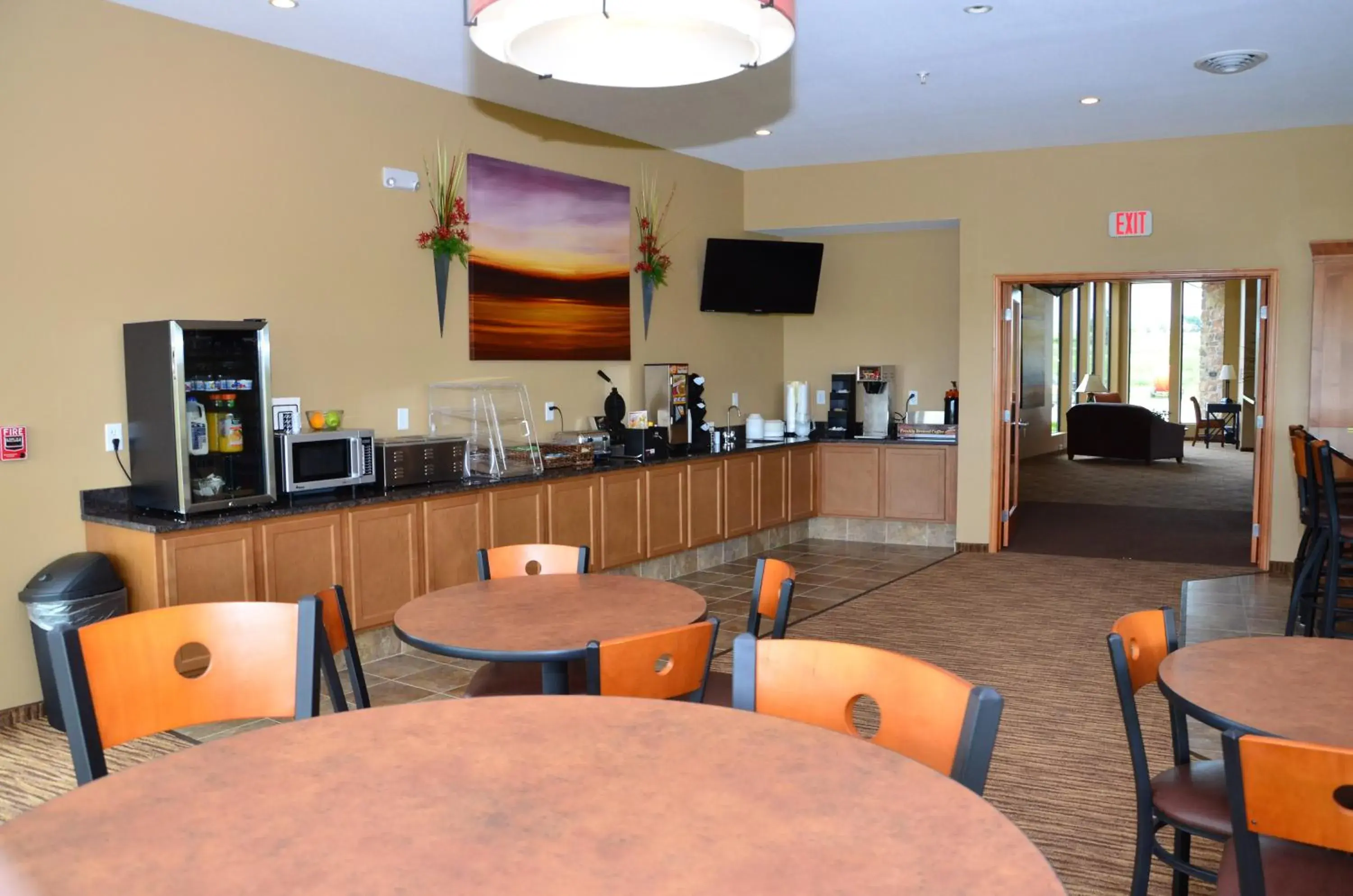 American breakfast in Cobblestone Inn & Suites - Newton American breakfast in Cobblestone Inn & Suites - Newton