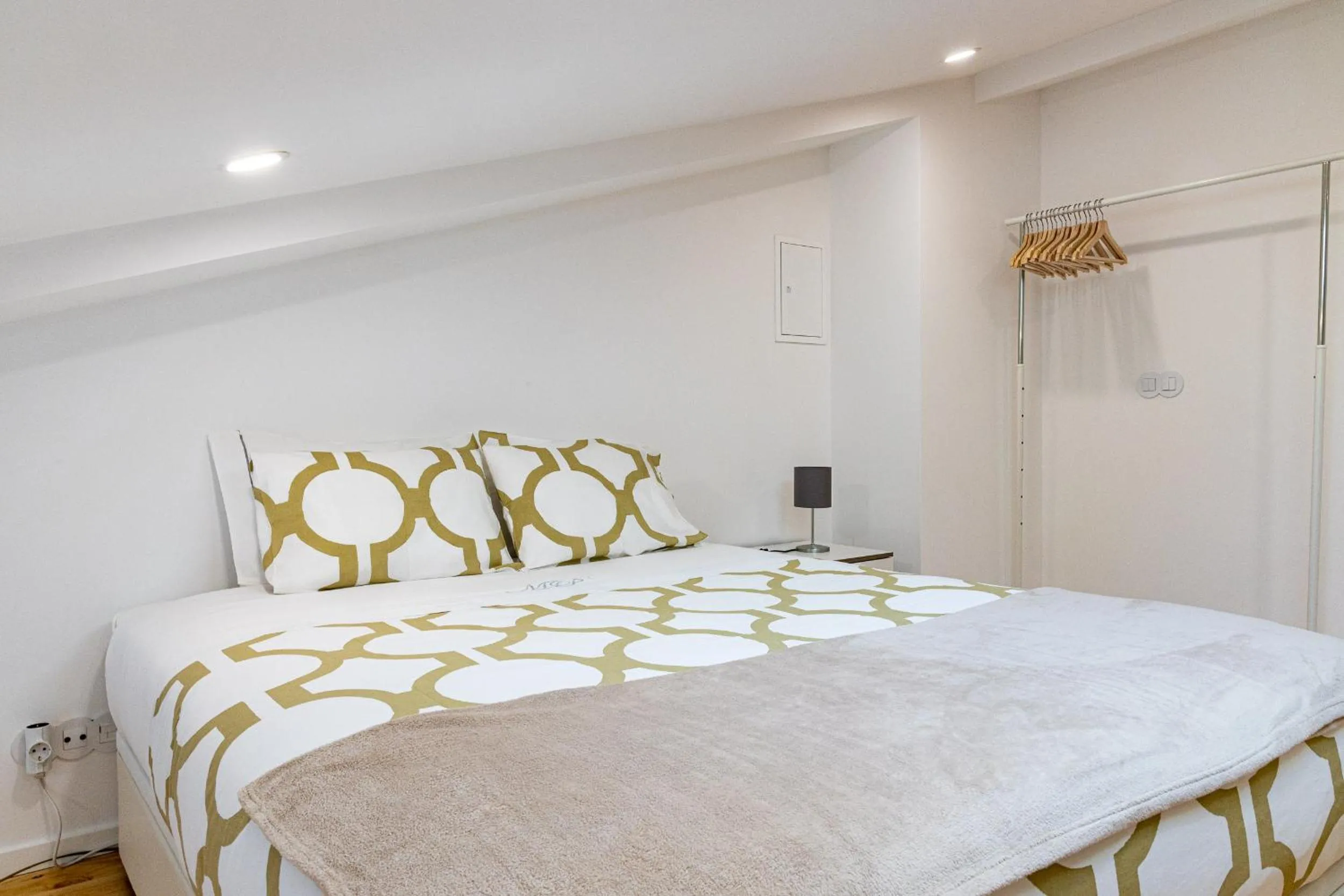 Alvaro's Charming Loft | AC