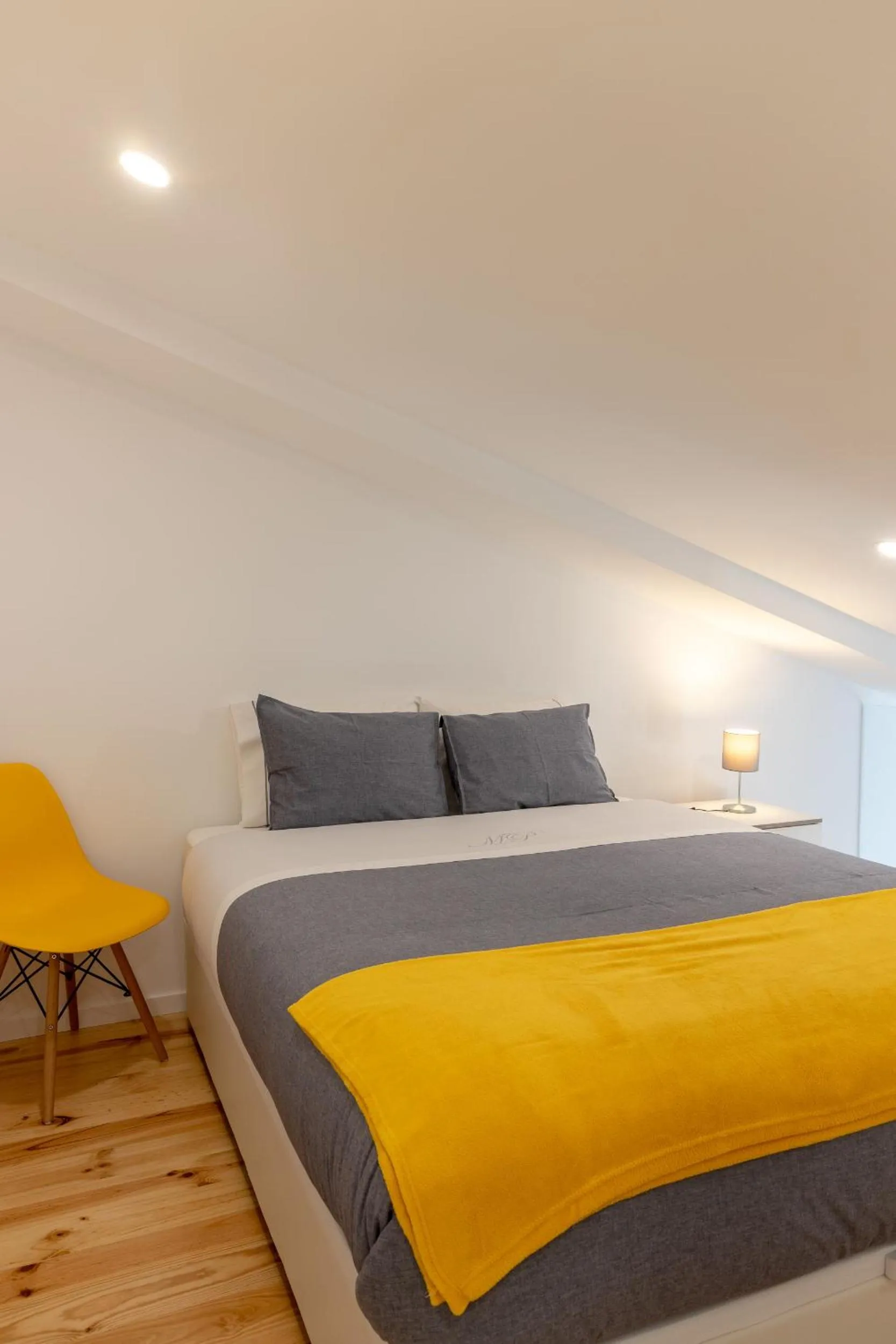Alvaro's Charming Loft | AC