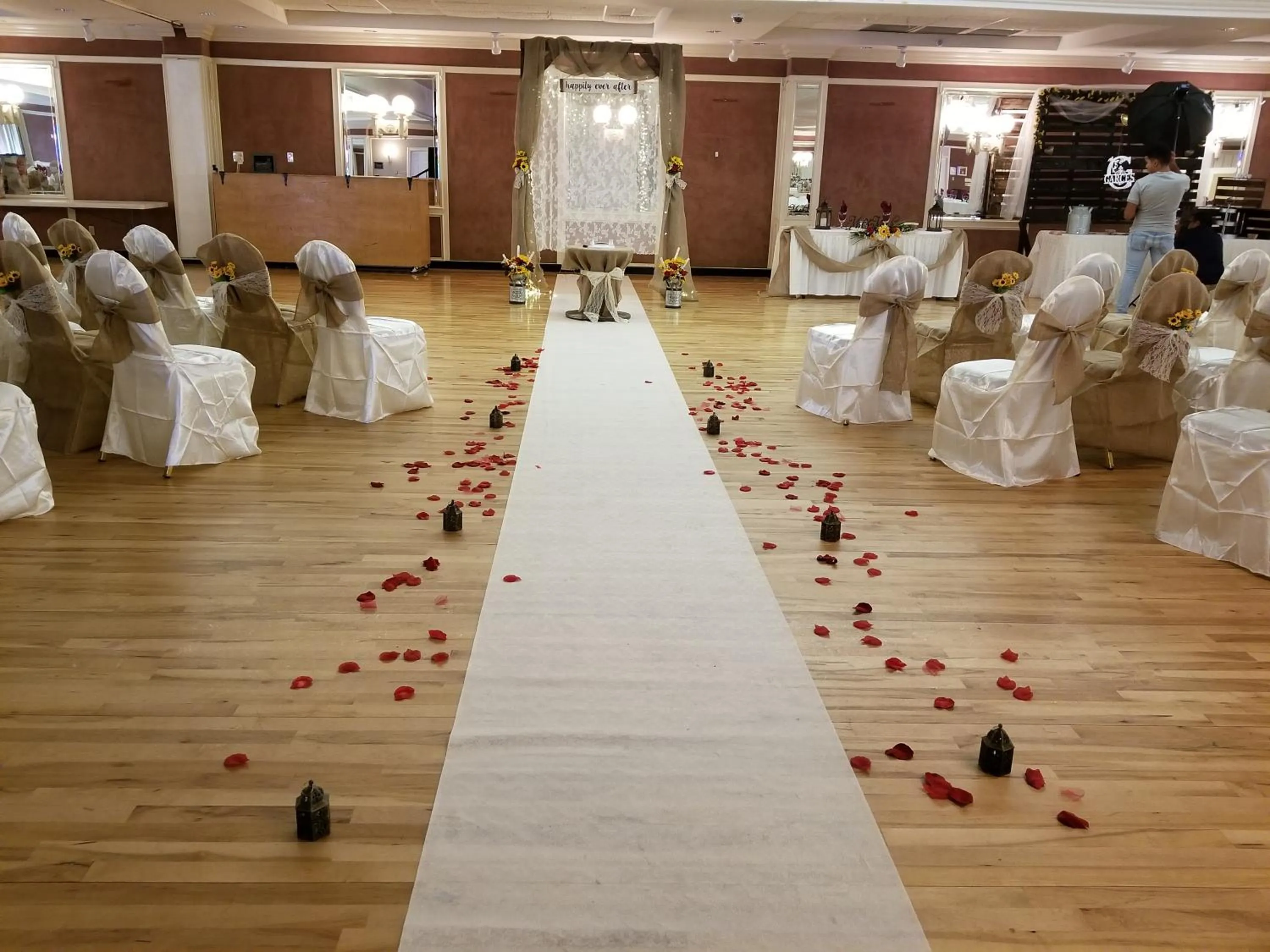 wedding in Victoria Palms Inn and Suites
