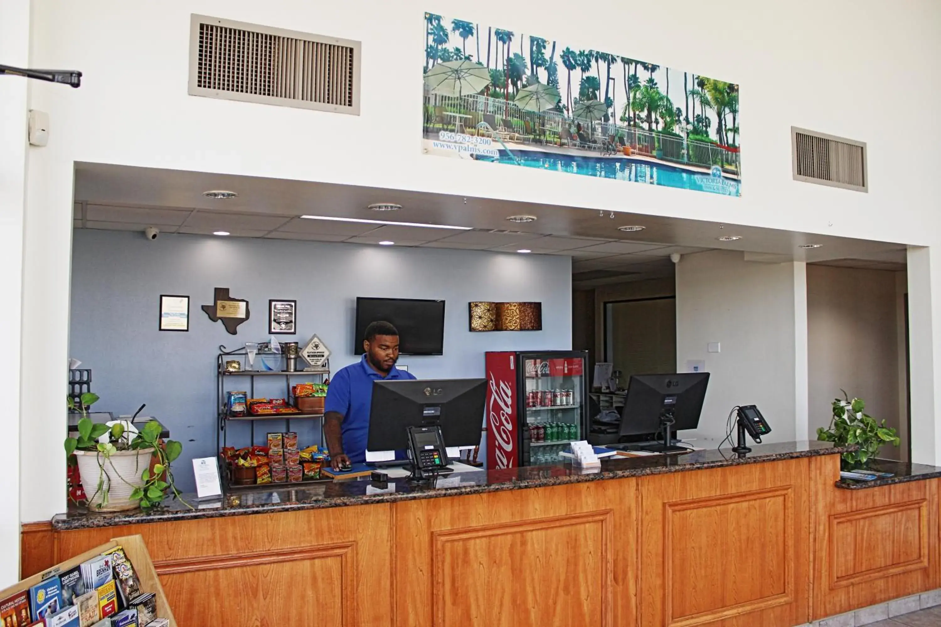 Lobby or reception in Victoria Palms Inn and Suites Lobby or reception in Victoria Palms Inn and Suites