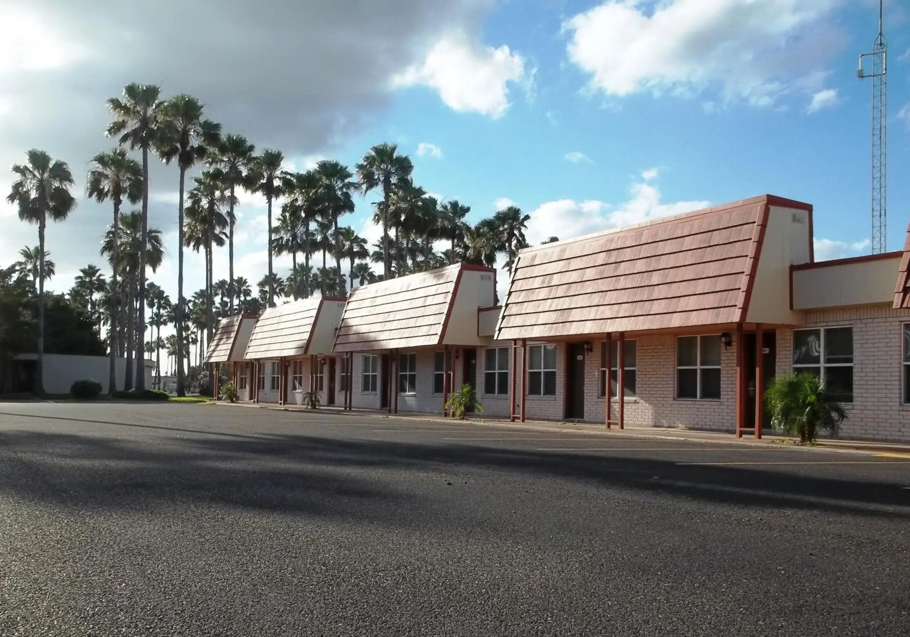 Property building in Victoria Palms Inn and Suites Property building in Victoria Palms Inn and Suites