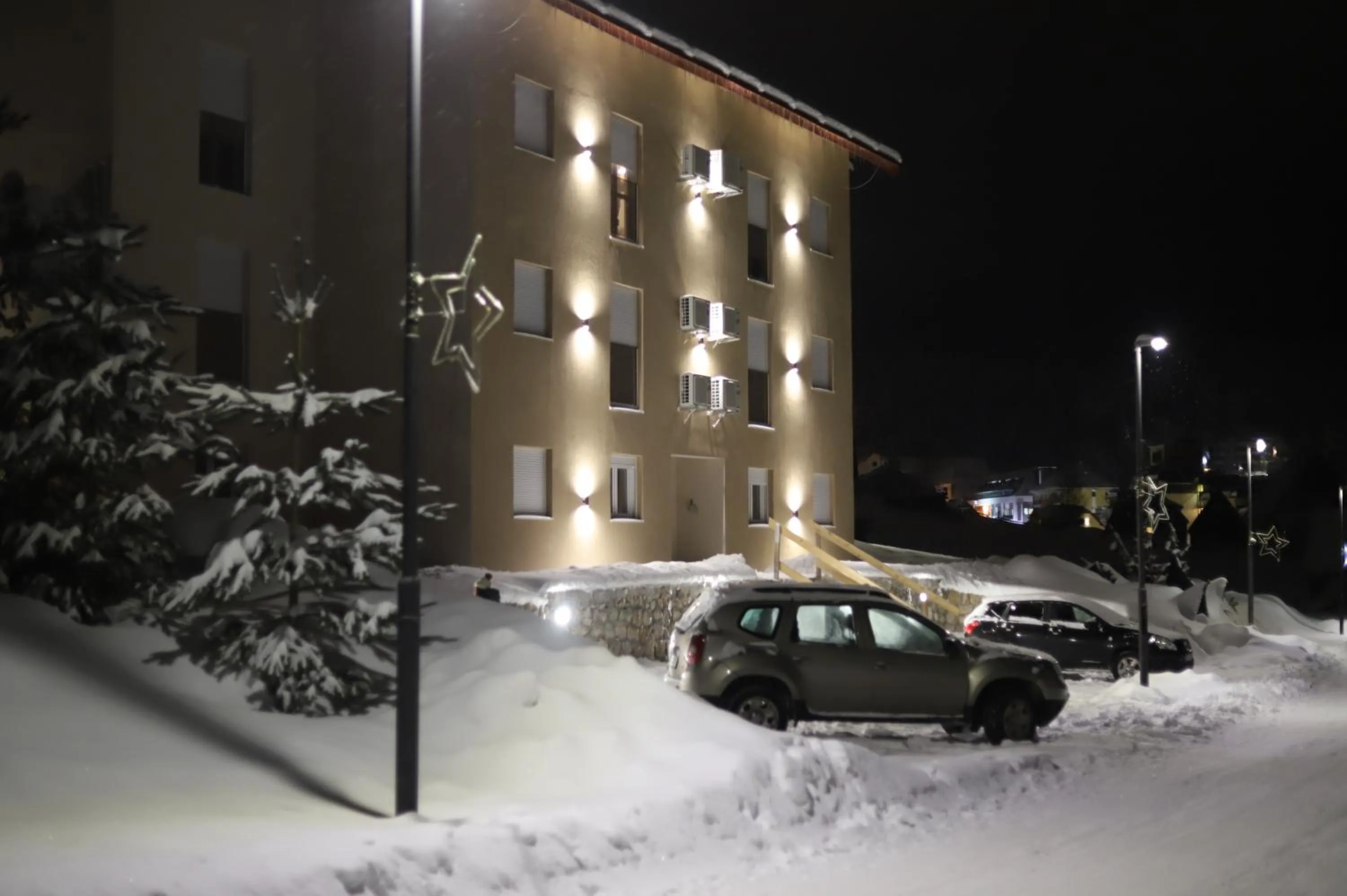 Property building in Apartmani Žabljak Hills