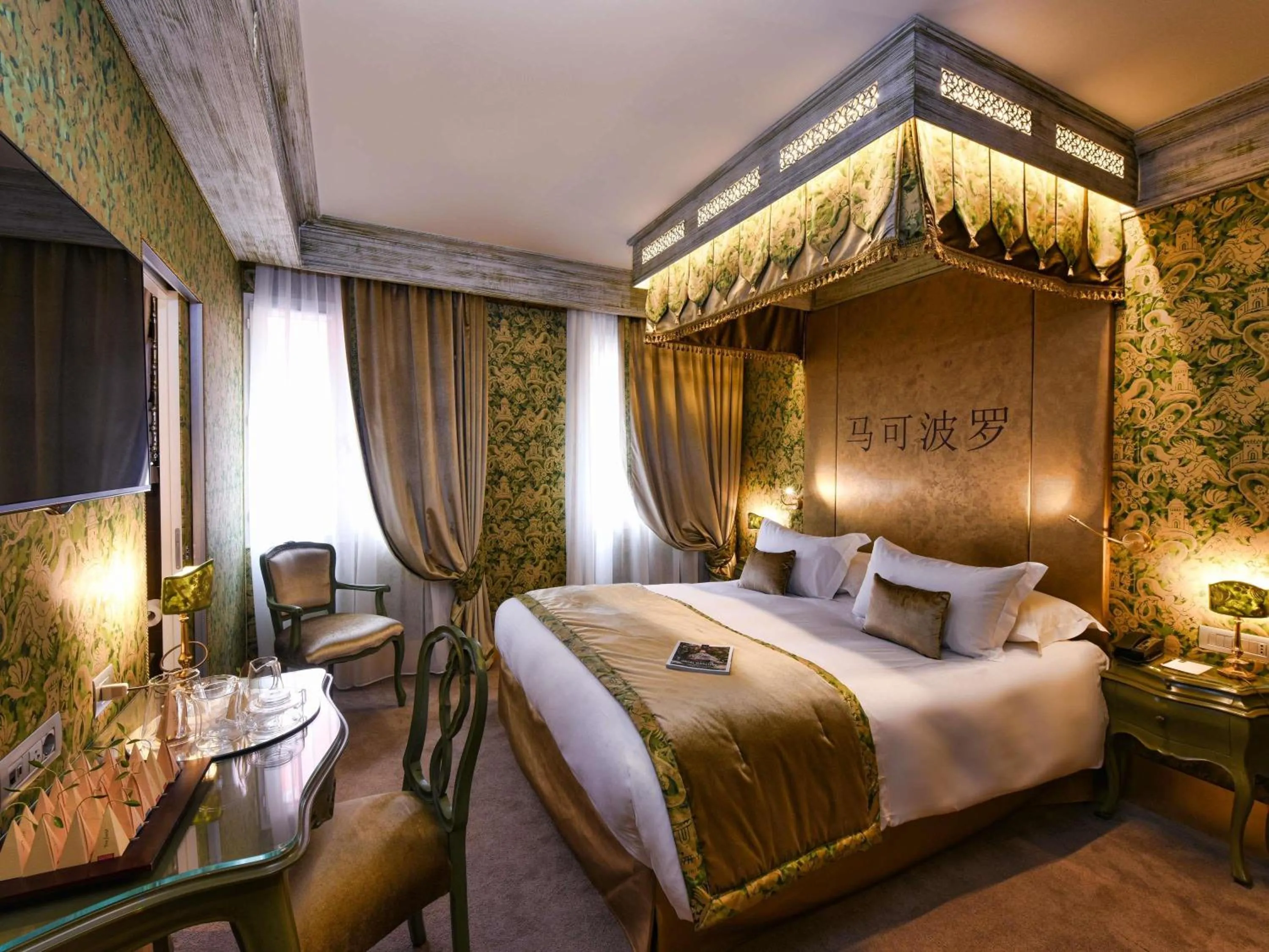 Bedroom, Bed in Papadopoli Hotel Venezia - MGallery Collection