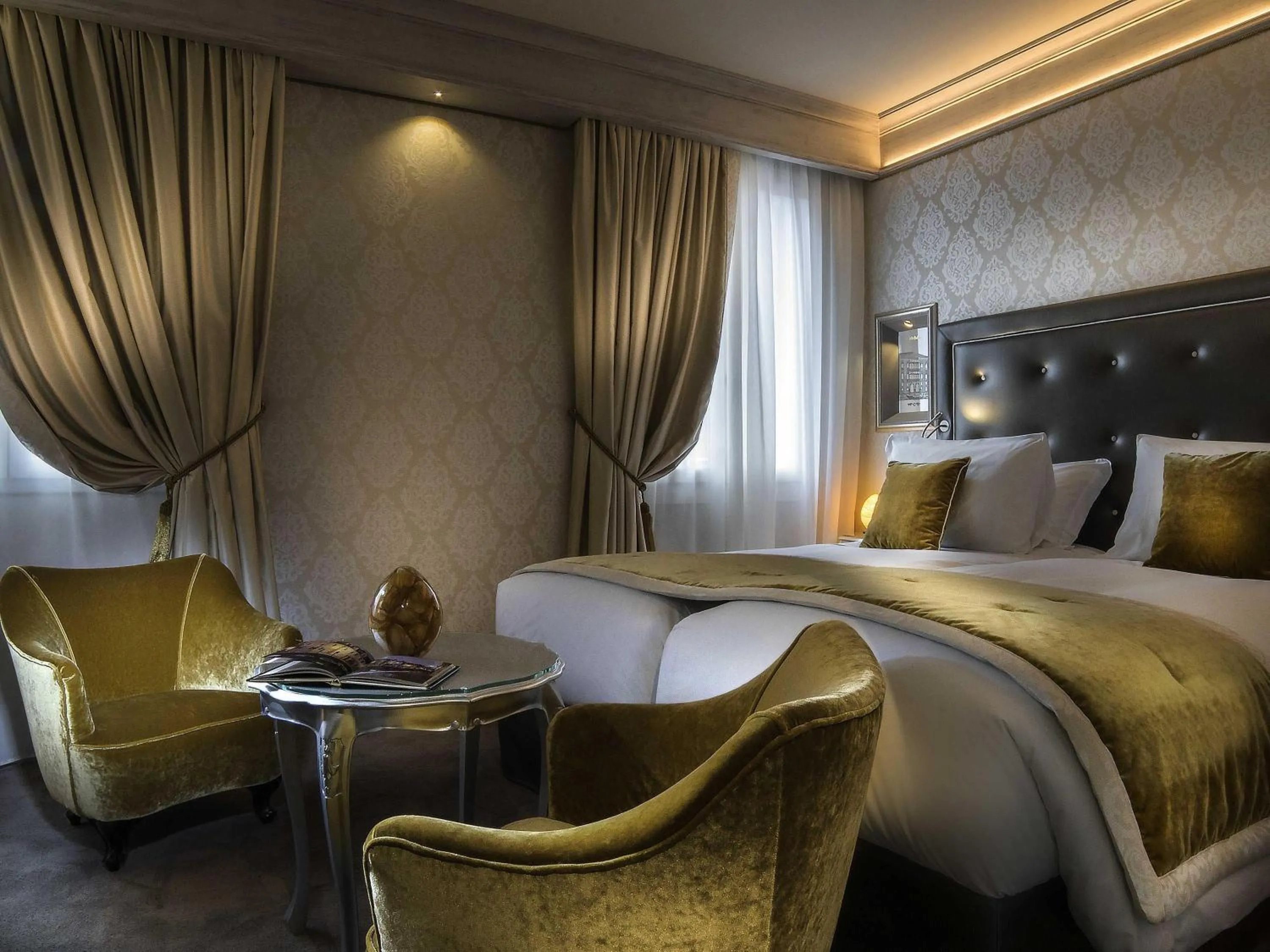 Bedroom, Bed in Papadopoli Hotel Venezia - MGallery Collection