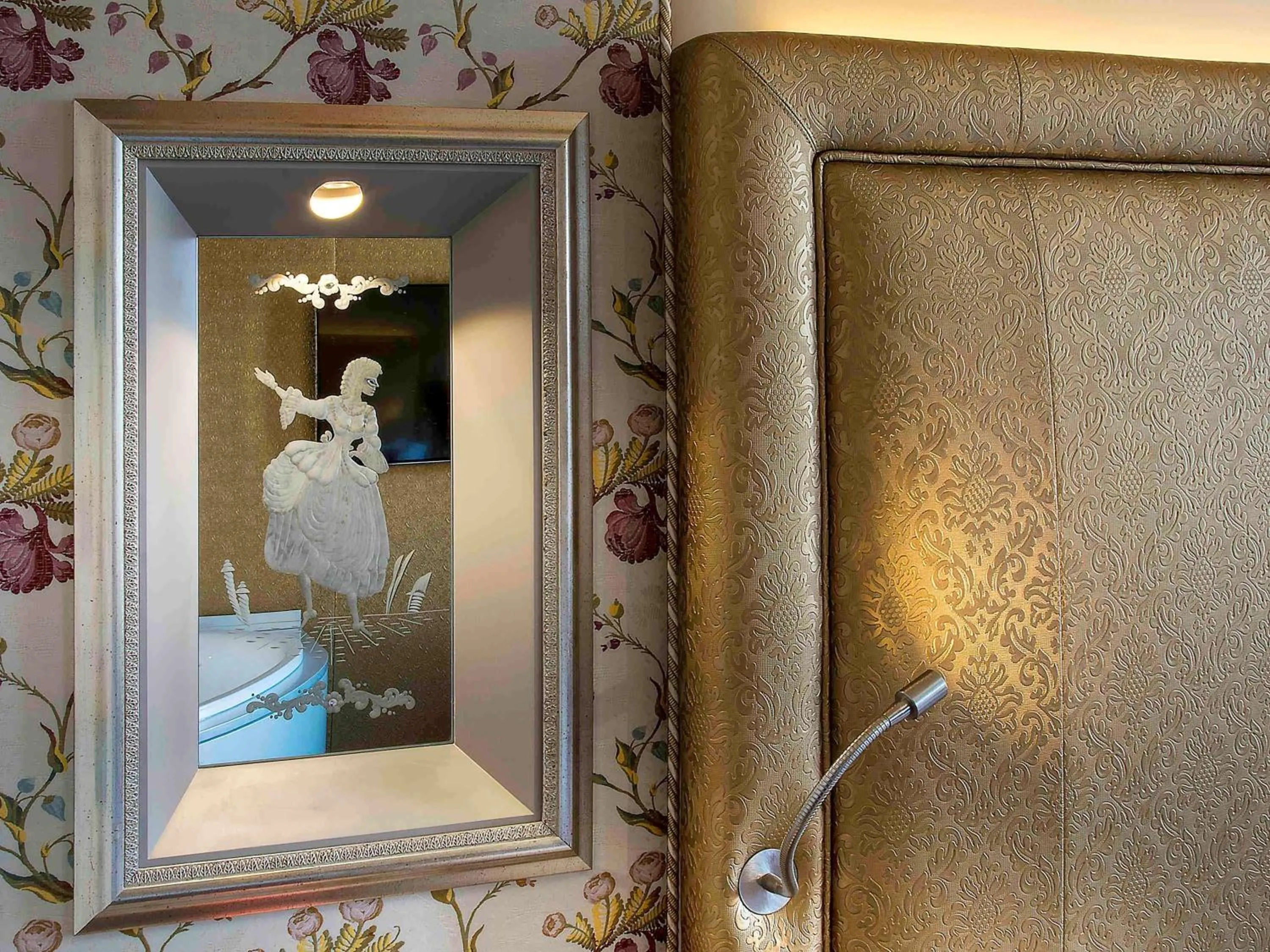 Bedroom in Papadopoli Hotel Venezia - MGallery Collection