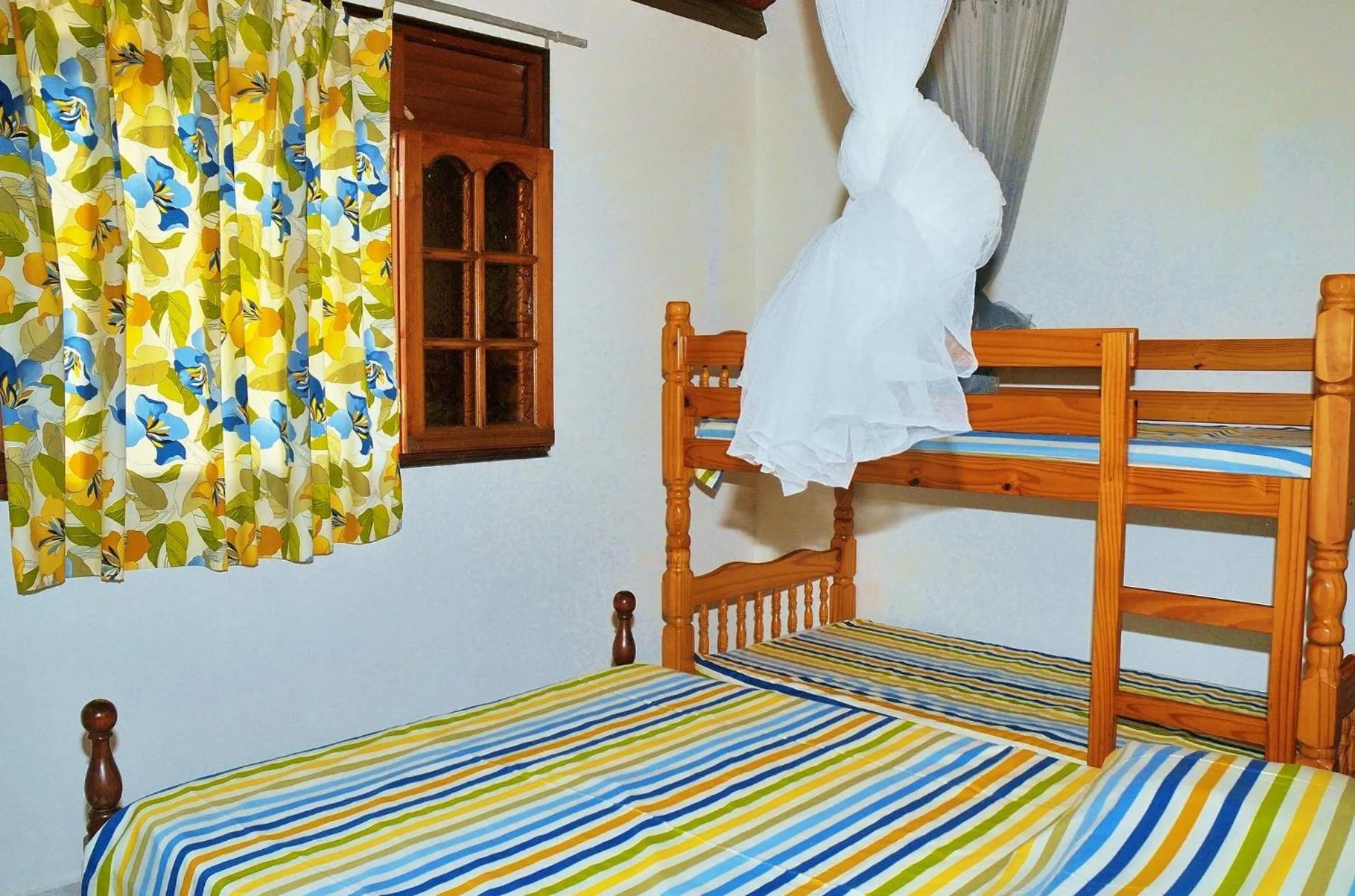 Bedroom, Bed in Les Merveilleux Flots de la Mer