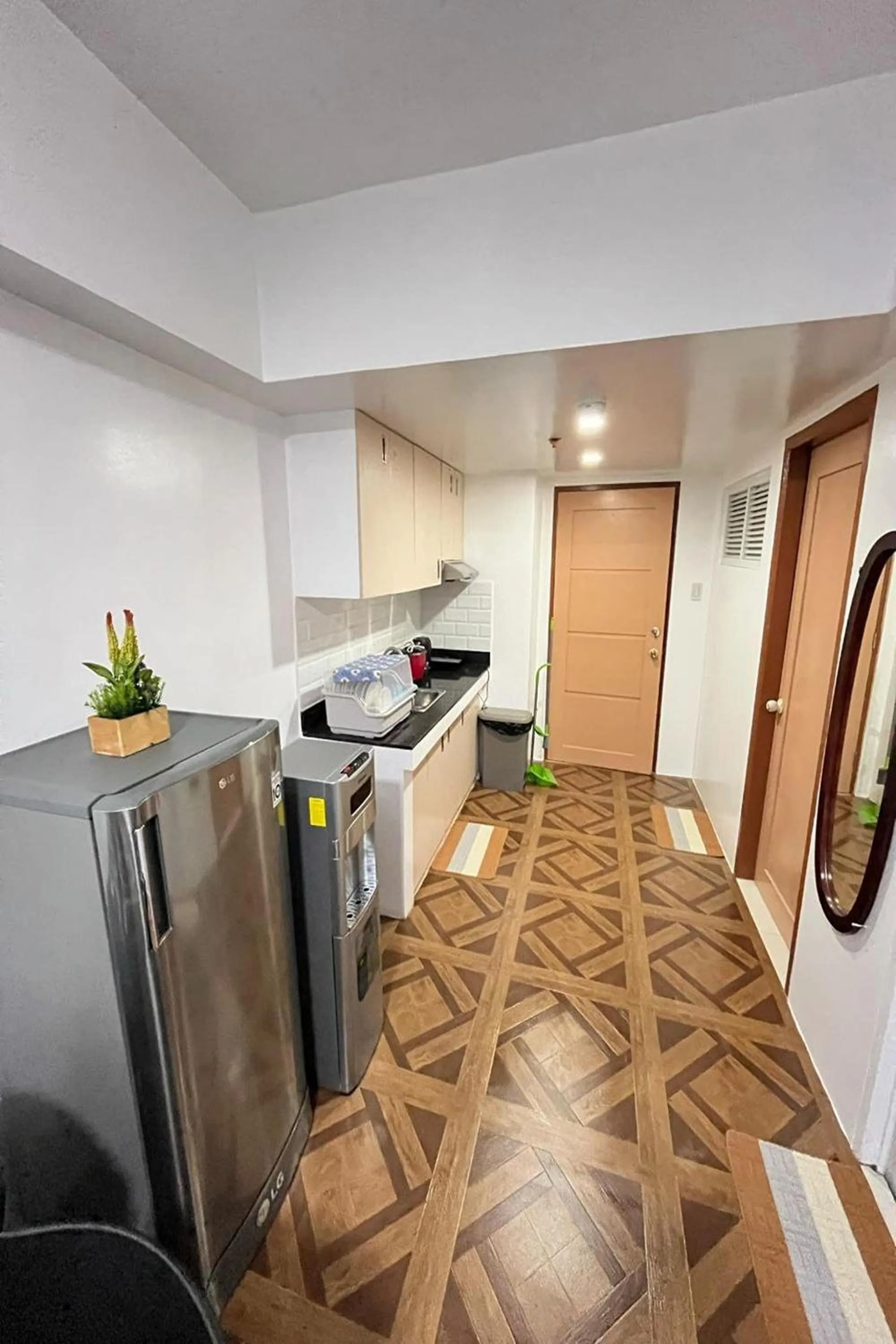 Kitchen or kitchenette in Krystal Claine Homestay-BURNHAM HILL