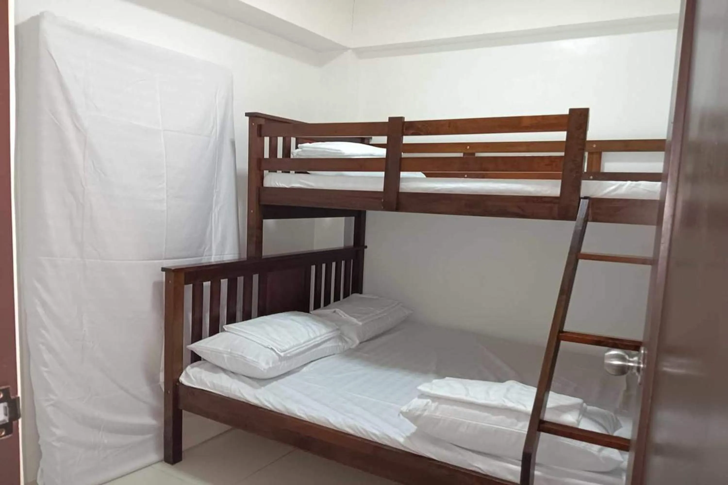Bed in Krystal Claine Homestay-BURNHAM HILL