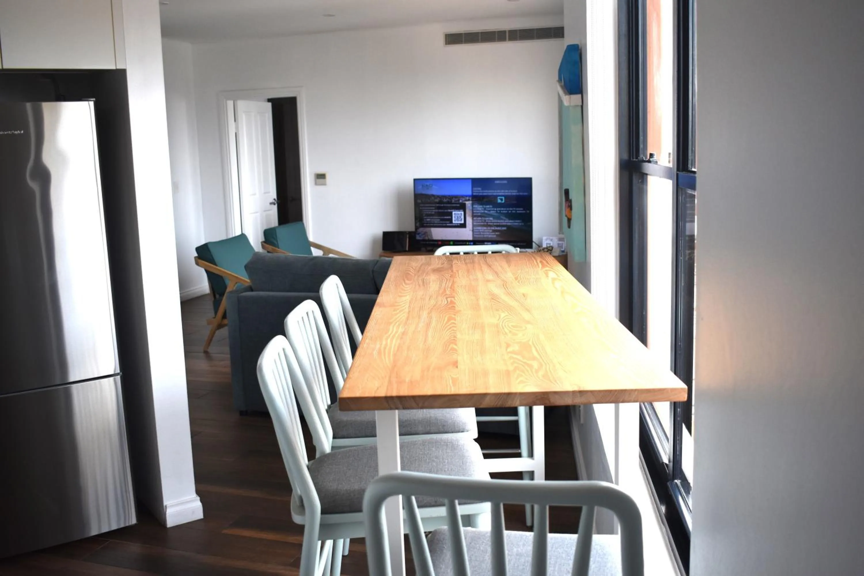 Dining area in Bondi 38 Serviced Apartments