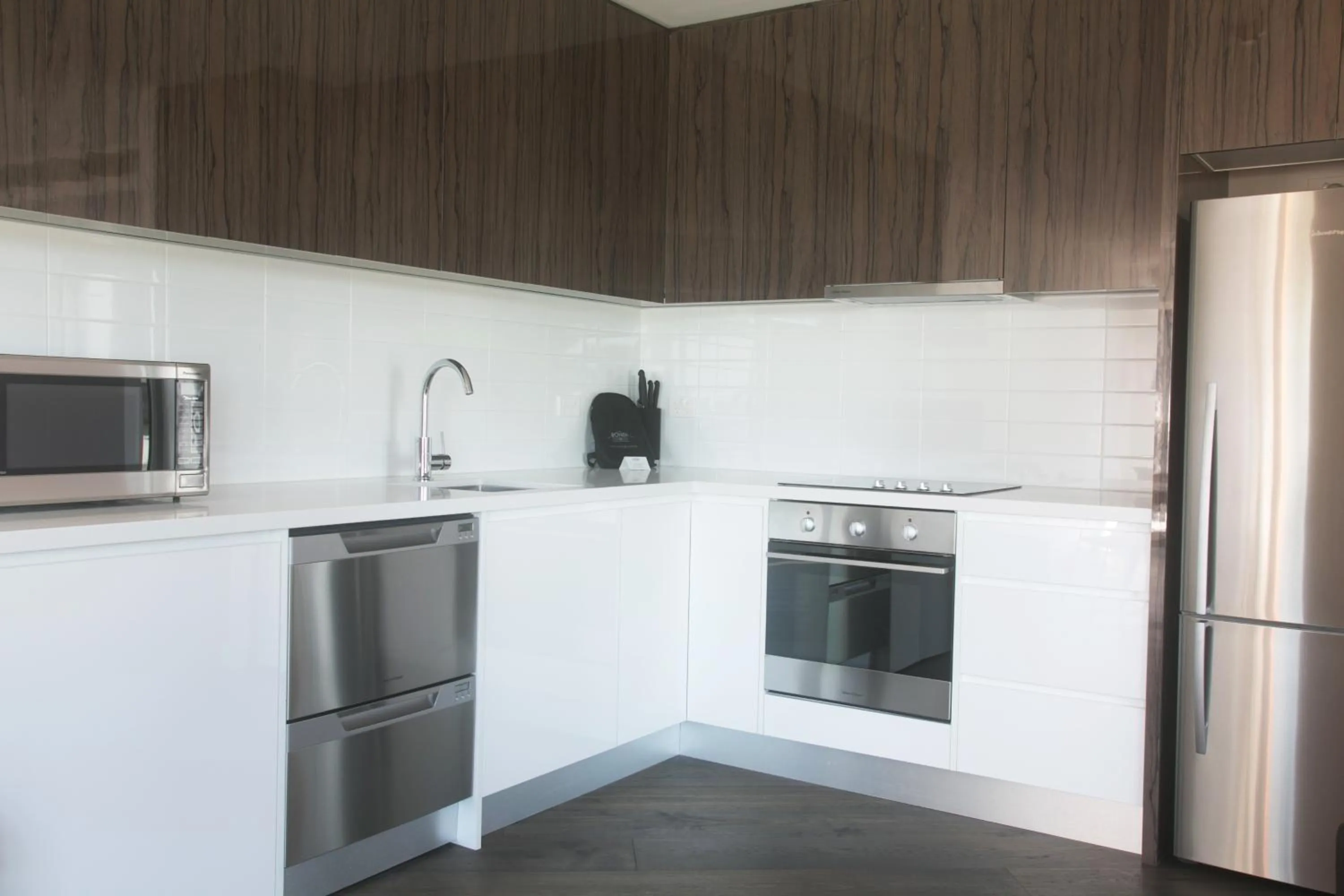 Kitchen or kitchenette in Bondi 38 Serviced Apartments