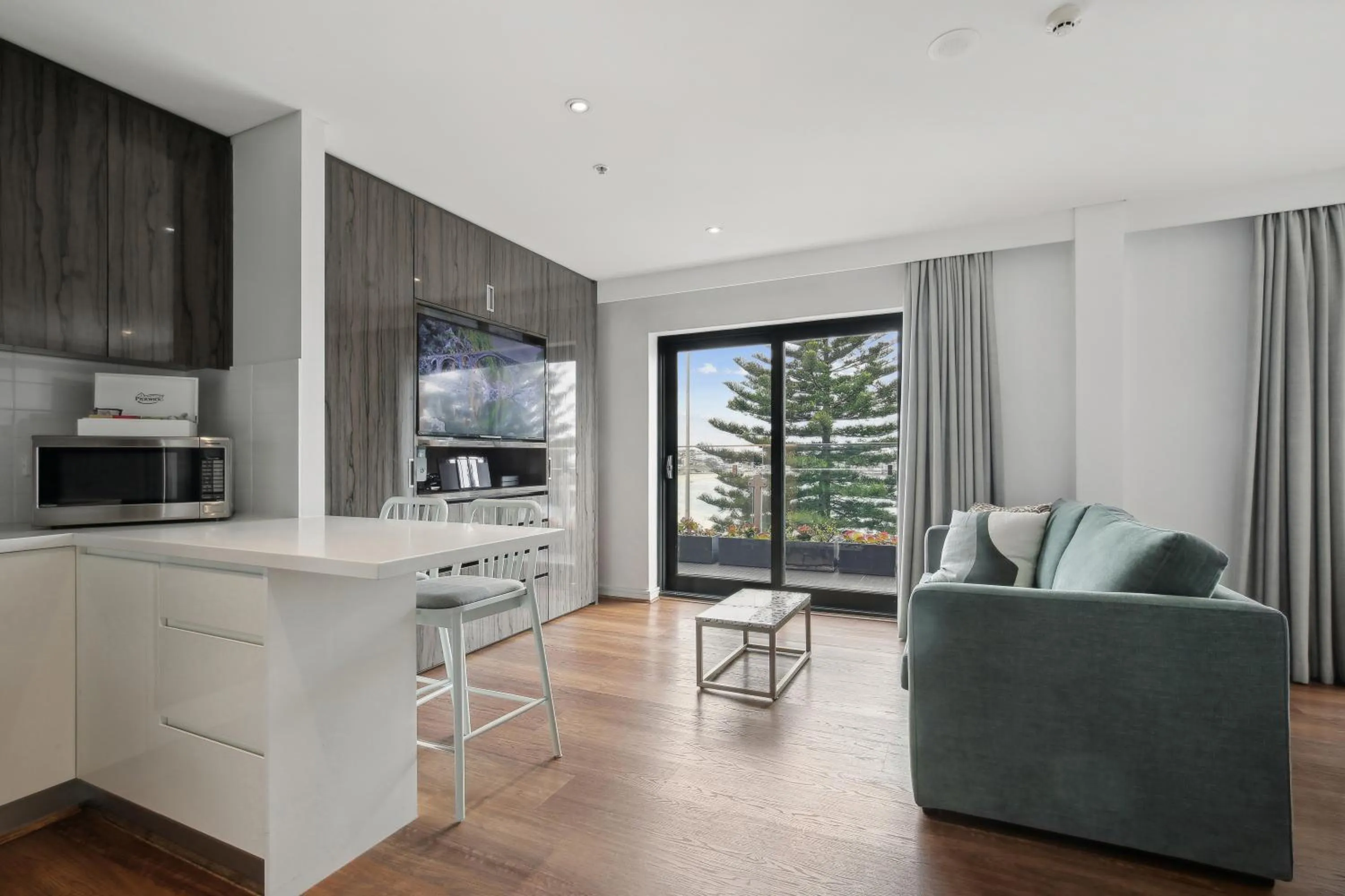 Dining area in Bondi 38 Serviced Apartments
