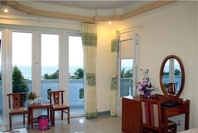 Photo of the whole room in Ha Phuong Mui Ne Hotel