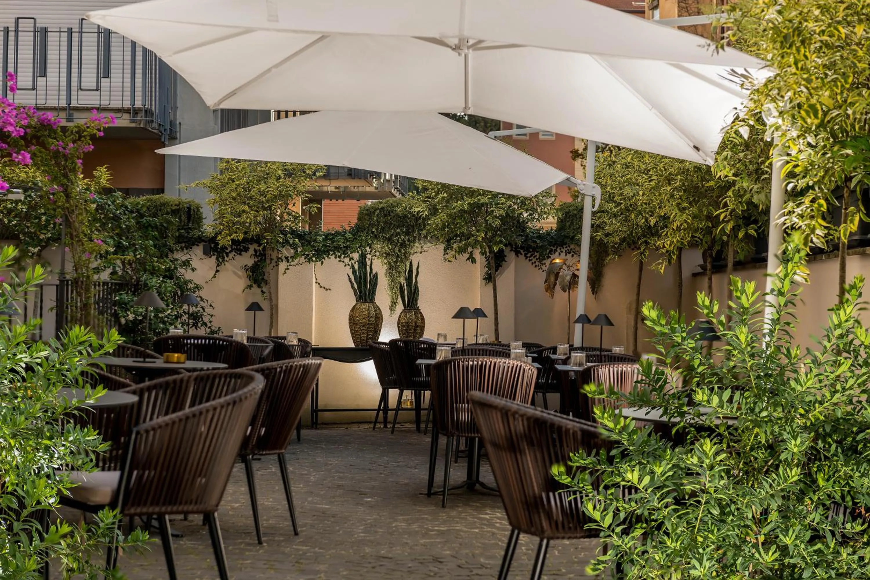 Property building in Hotel La Ville Rome