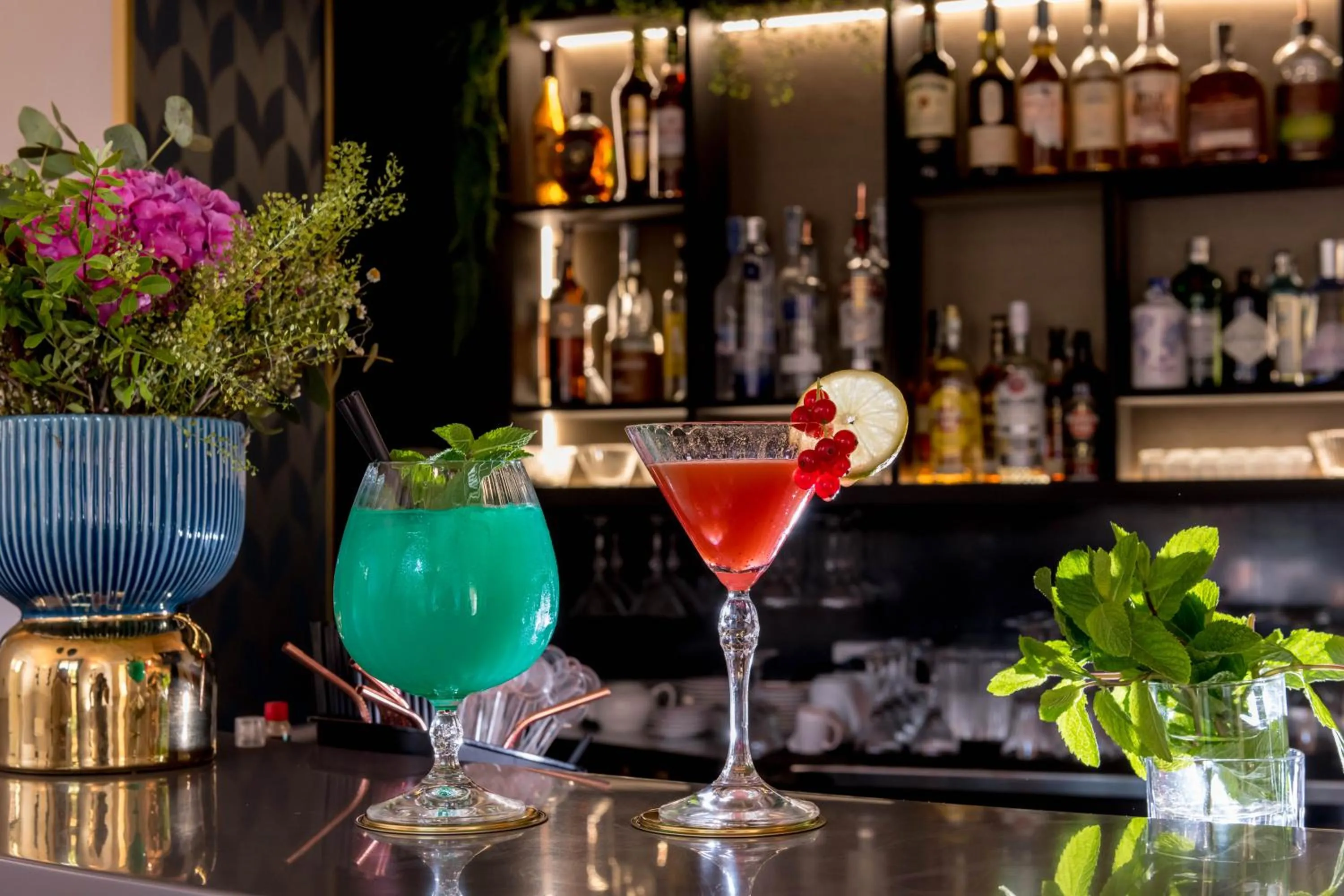 Lounge or bar in Hotel La Ville Rome