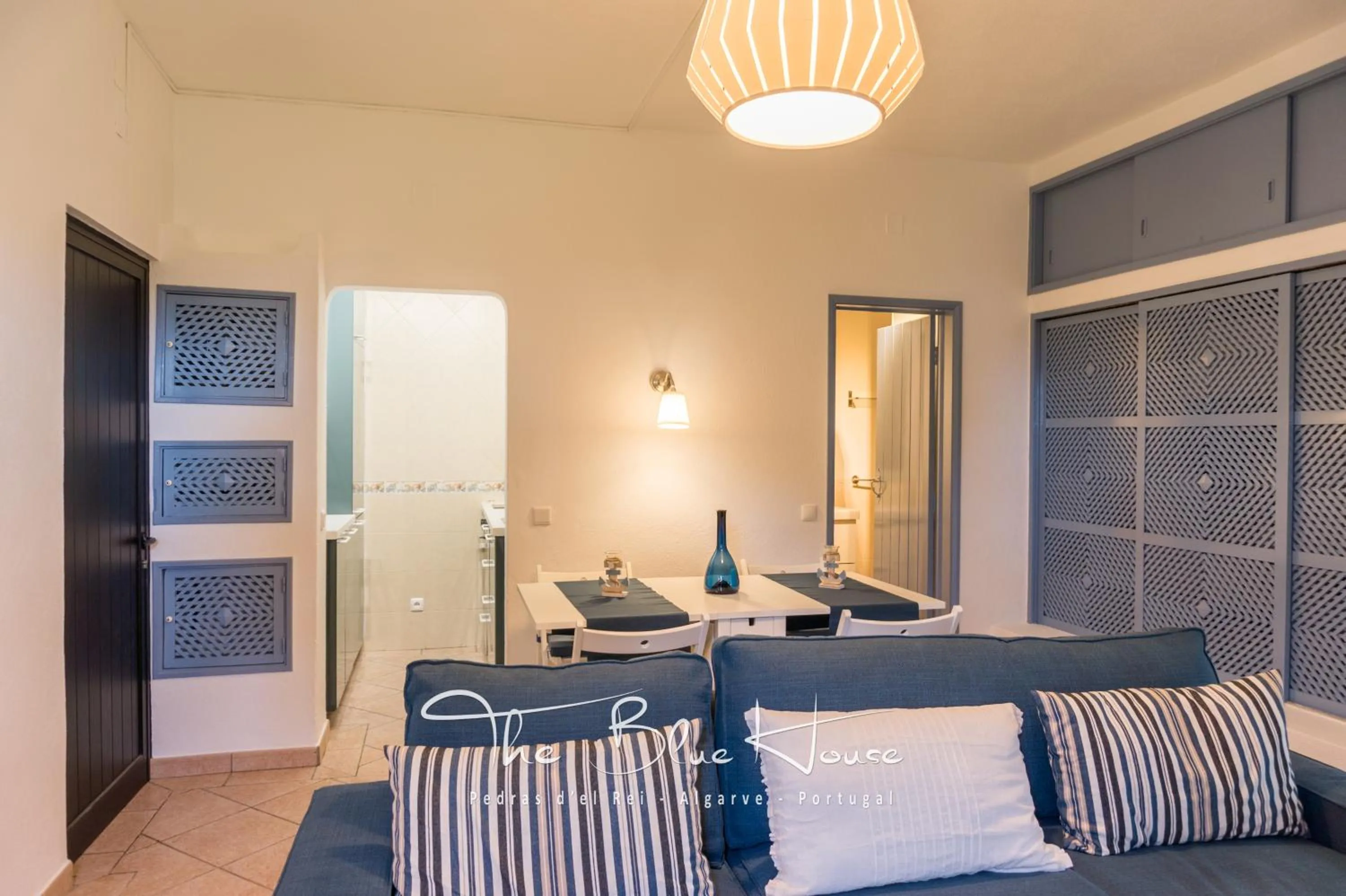Living room, Bed in The Blue House, Pedras D'el Rei, Tavira