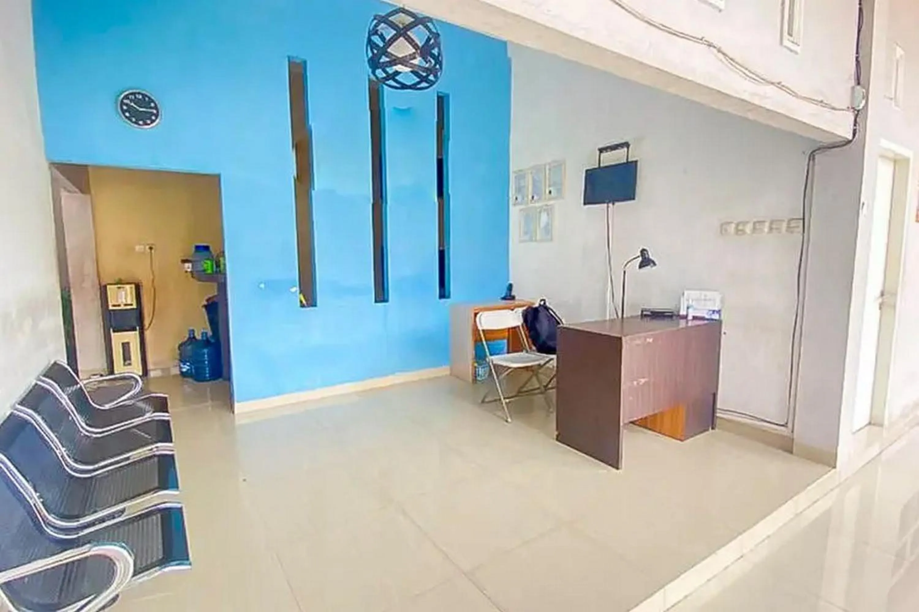 Lobby or reception in RedDoorz at Jalan HOS Cokroaminoto Jambi