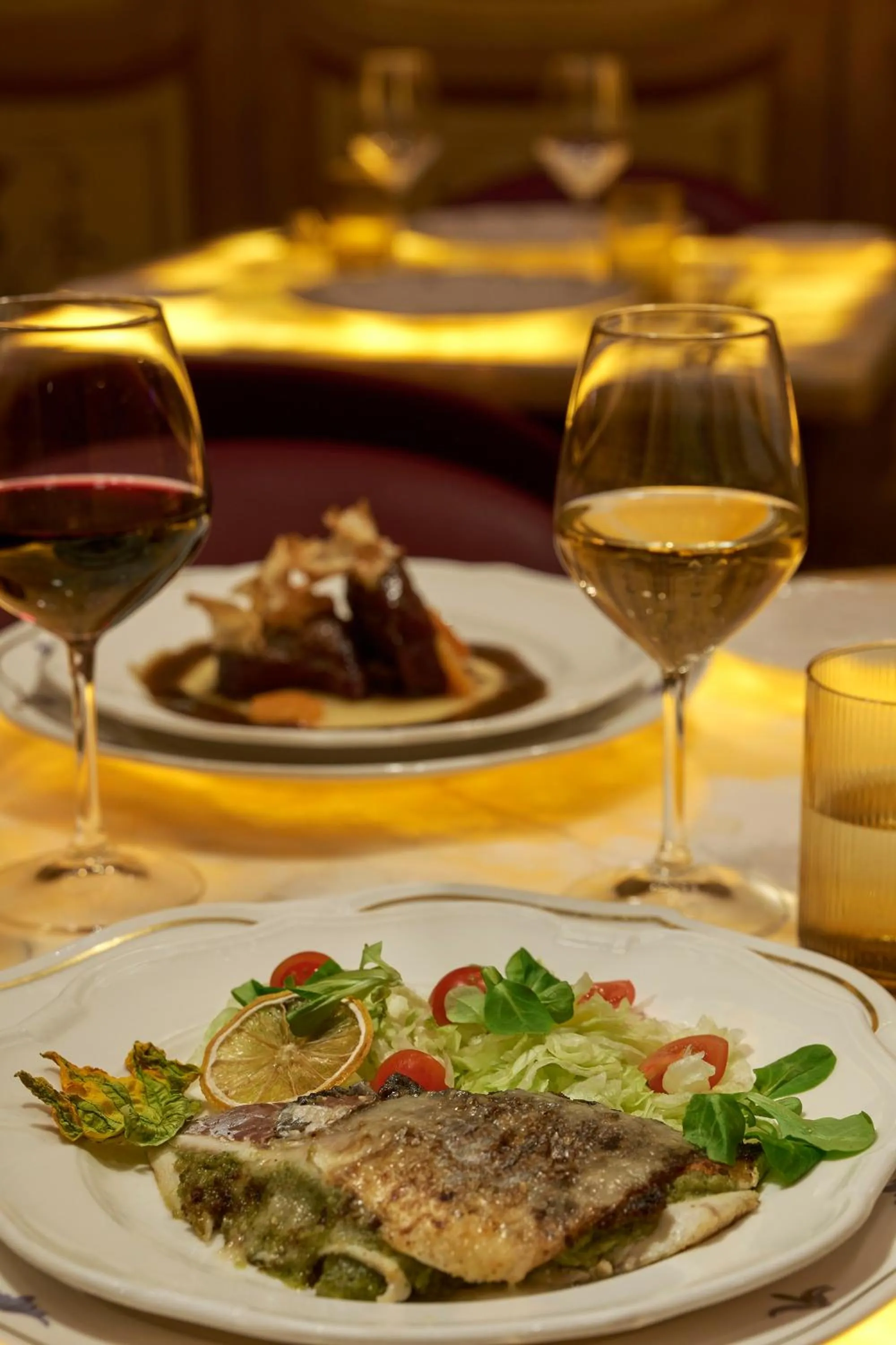 Restaurant/places to eat in Golden Tulip Rome Piram