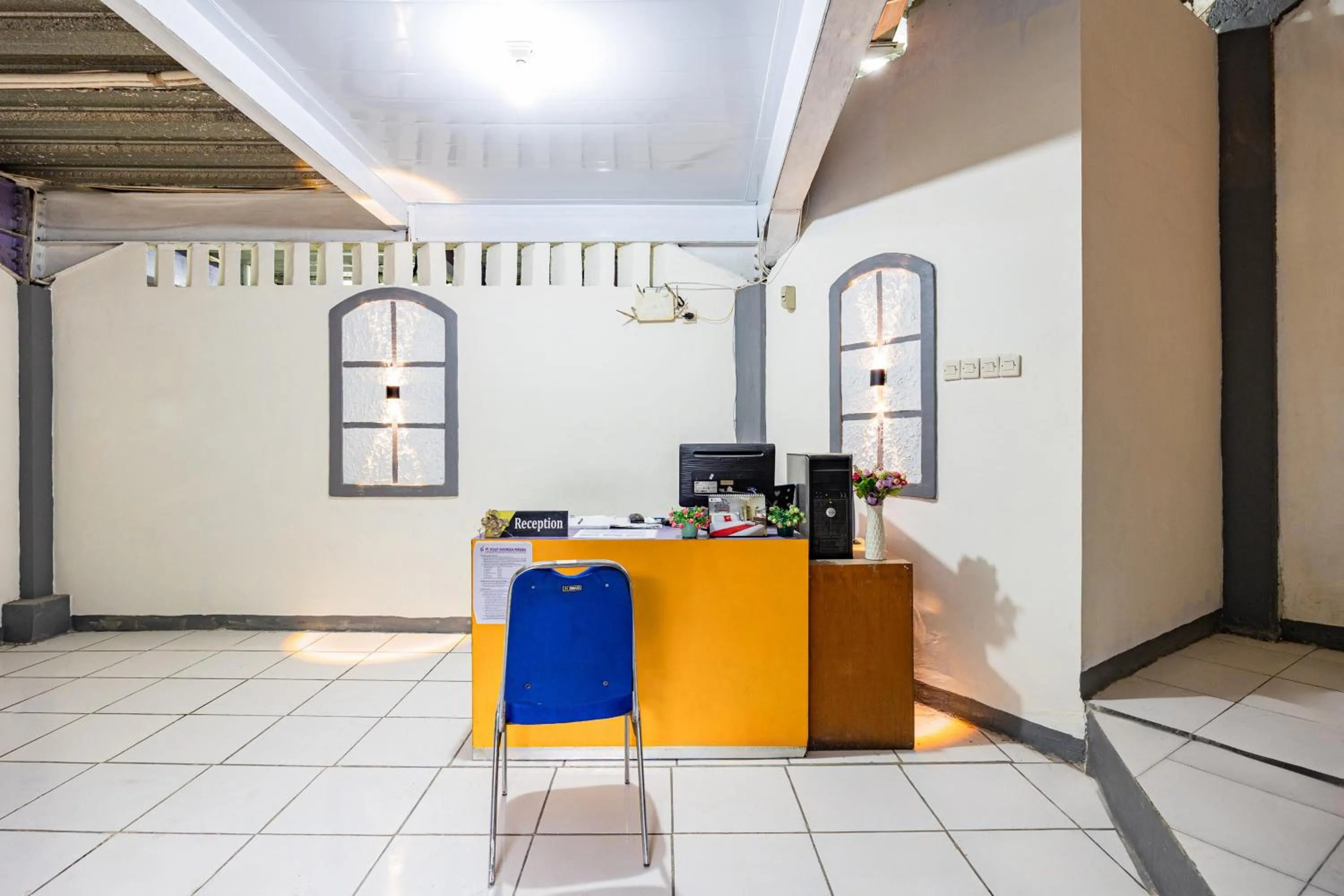 Lobby or reception in Simple Hotel Bogor RedPartner