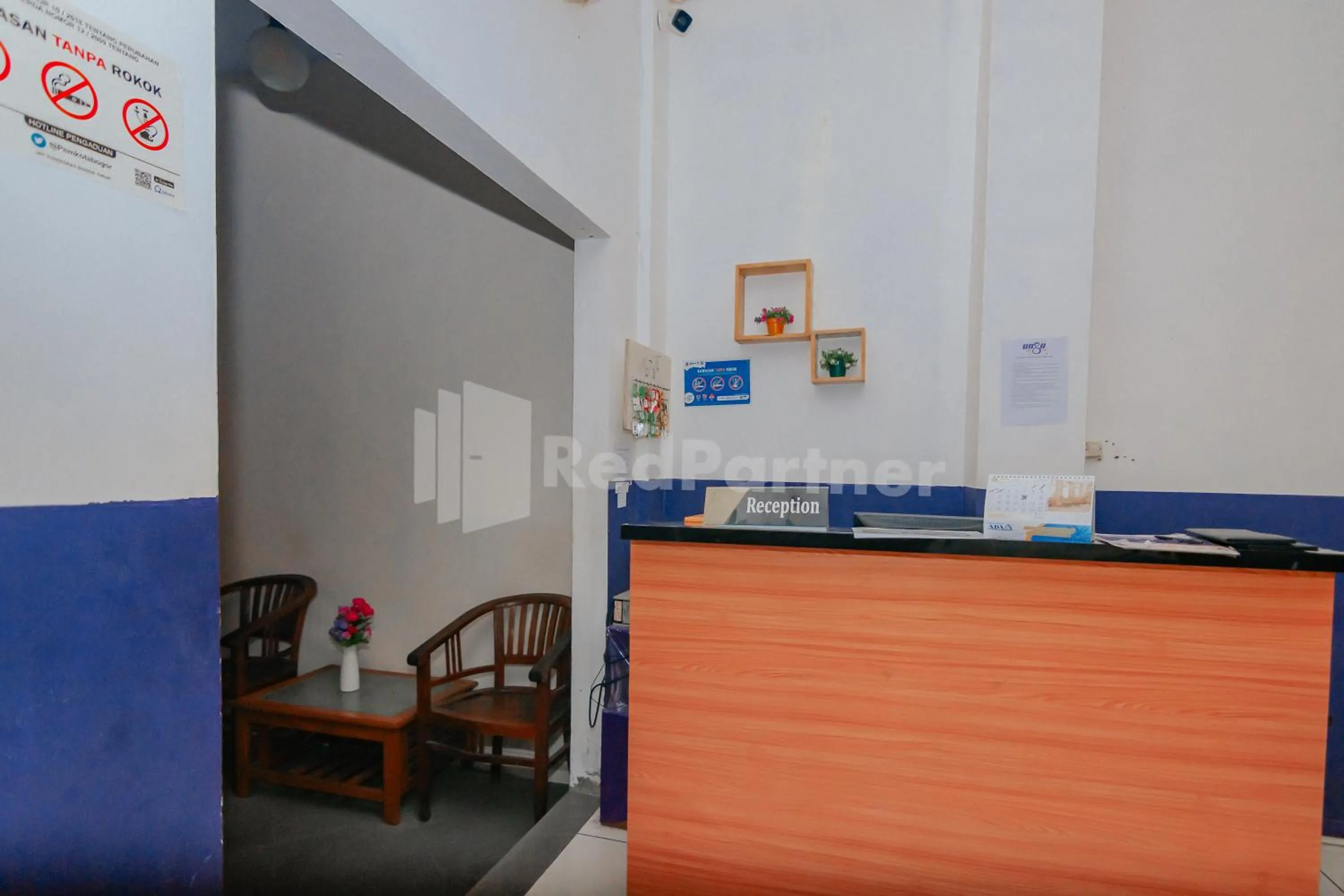 Lobby or reception in Ungu Kangen Hotel Bogor Mitra RedDoorz