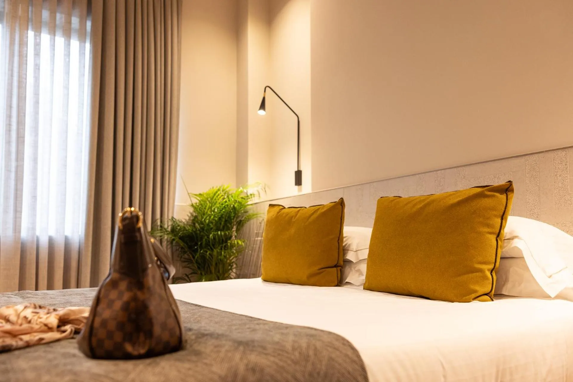 Photo of the whole room, Bed in Hotel Leopardi