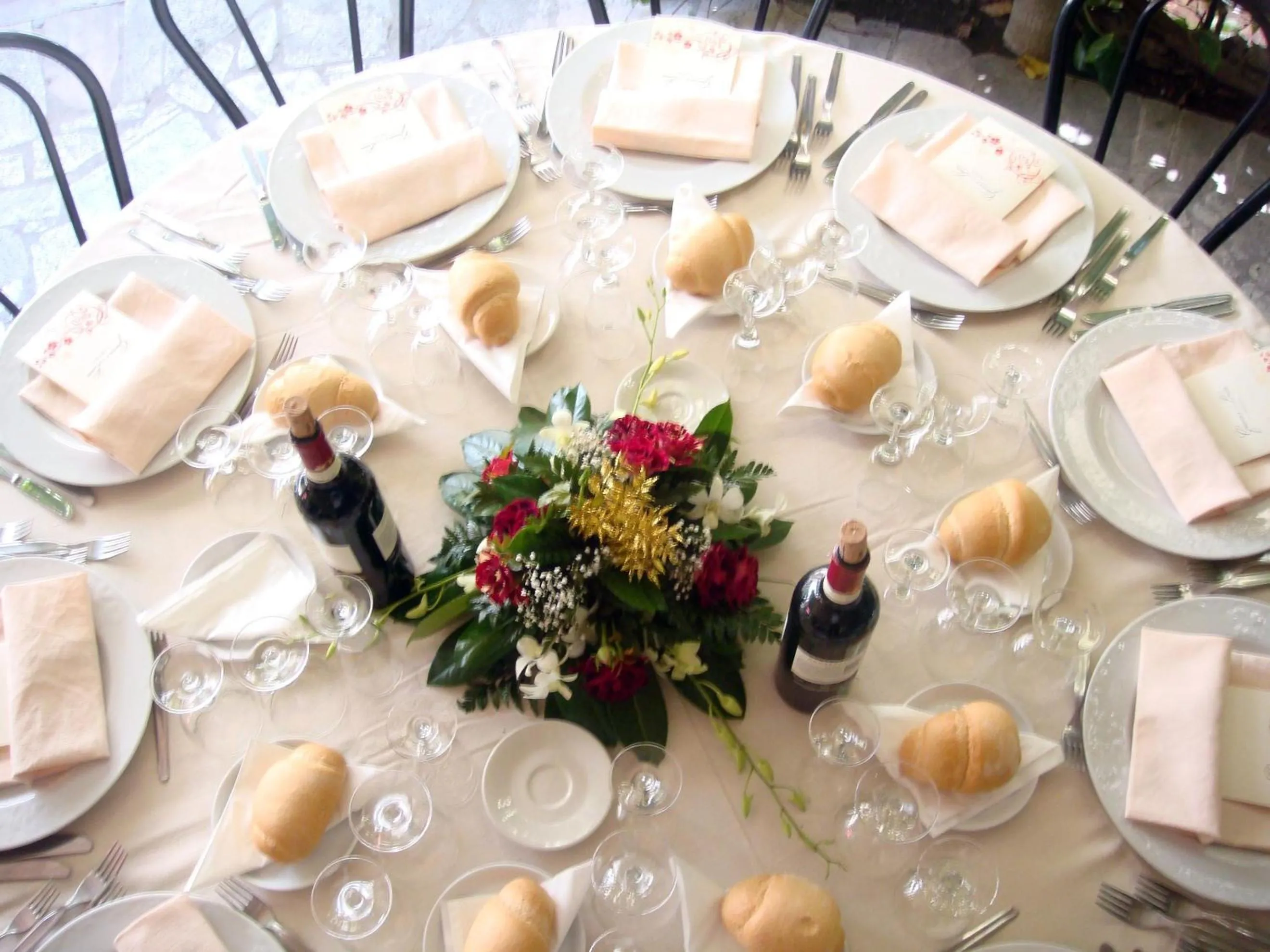 Restaurant/places to eat in Hotel Paradiso