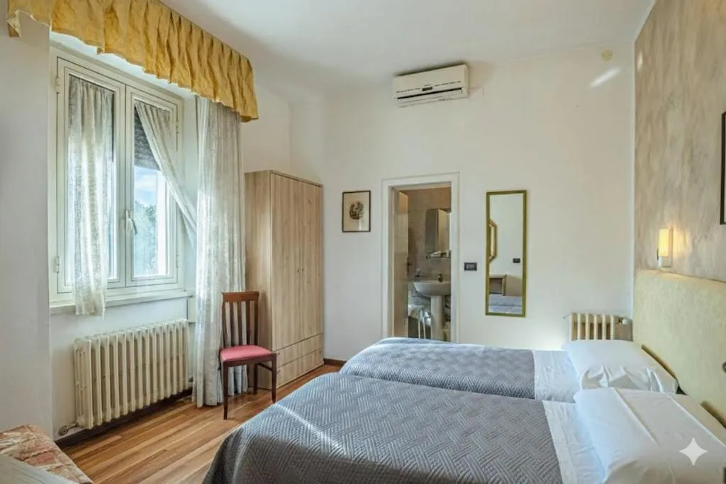 Bedroom, Bed in Hotel Paradiso