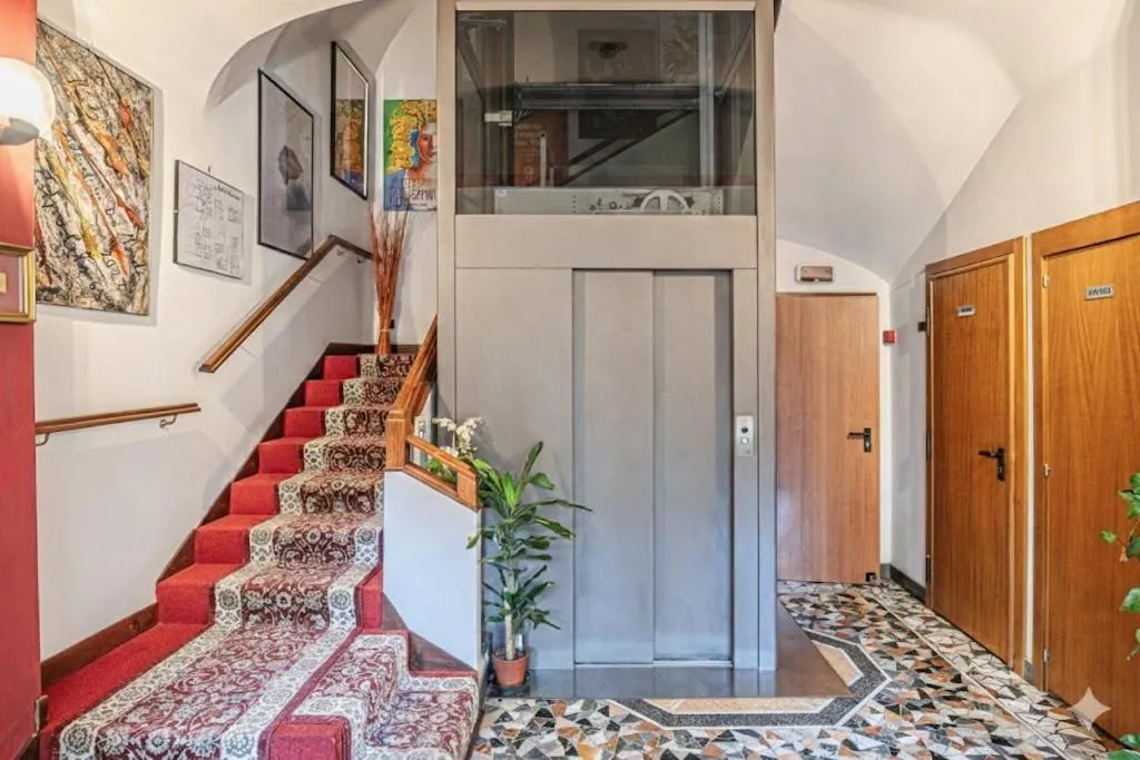 elevator in Hotel Paradiso