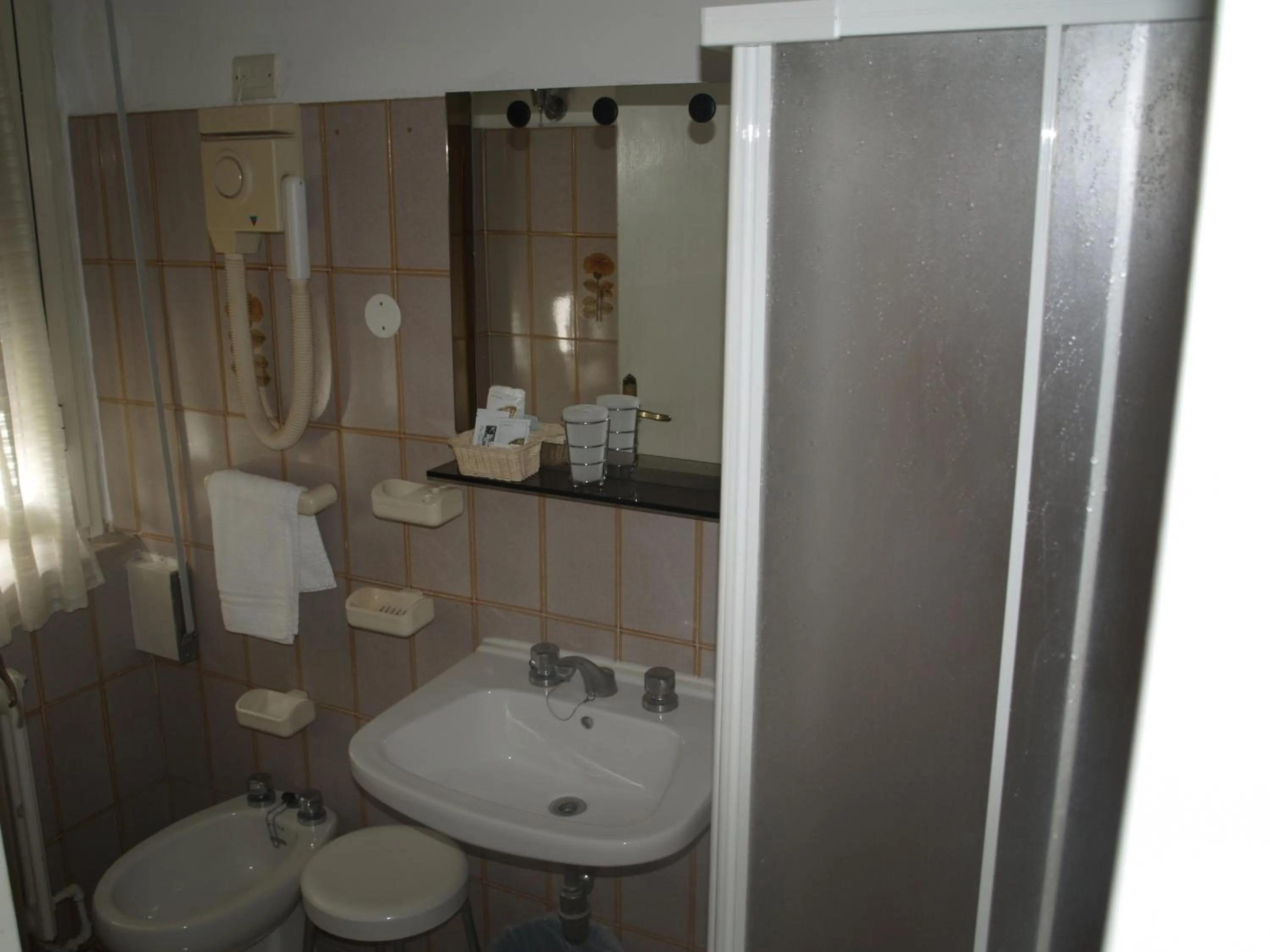 Bathroom in Hotel Paradiso