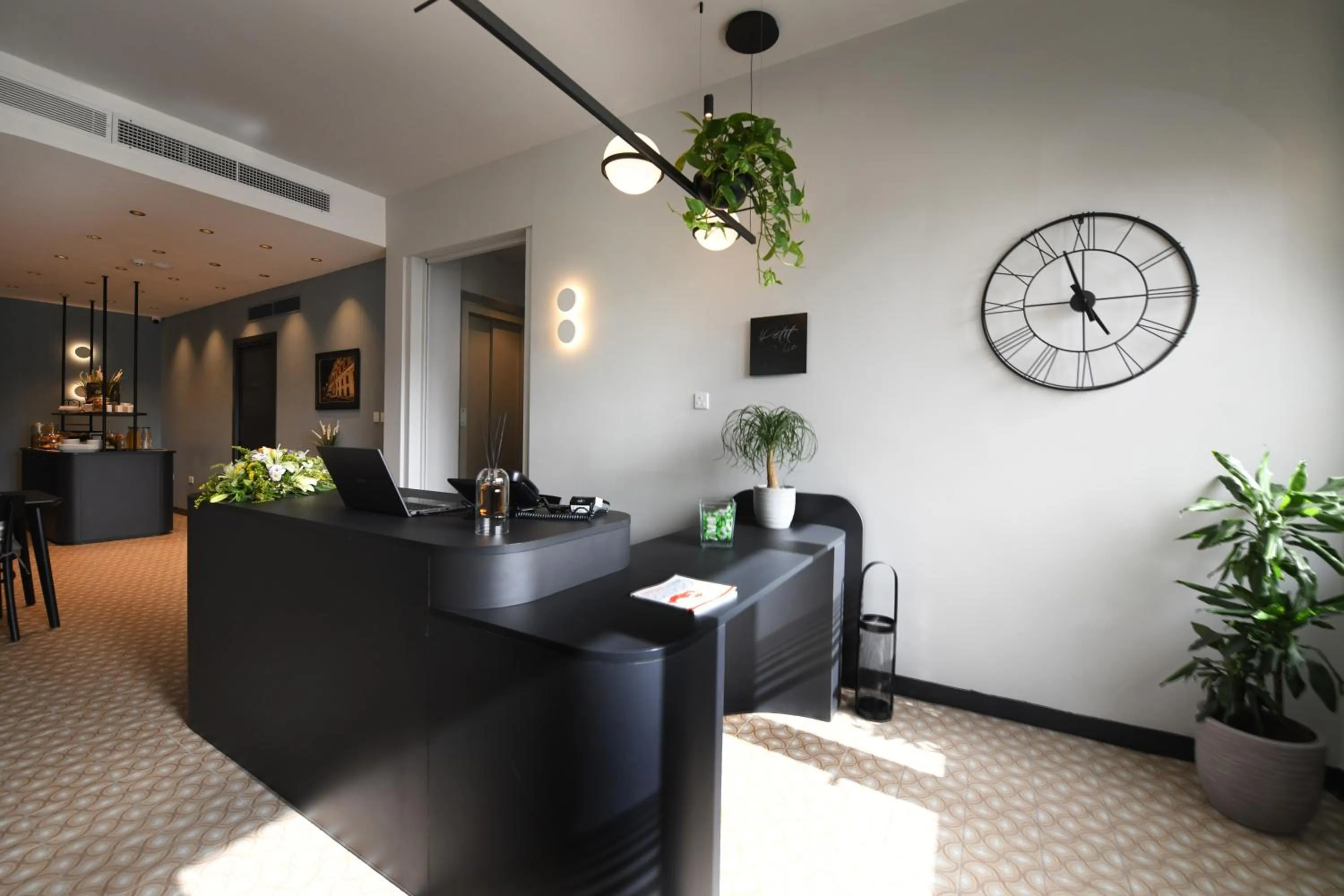 Victoria by Petit Chic