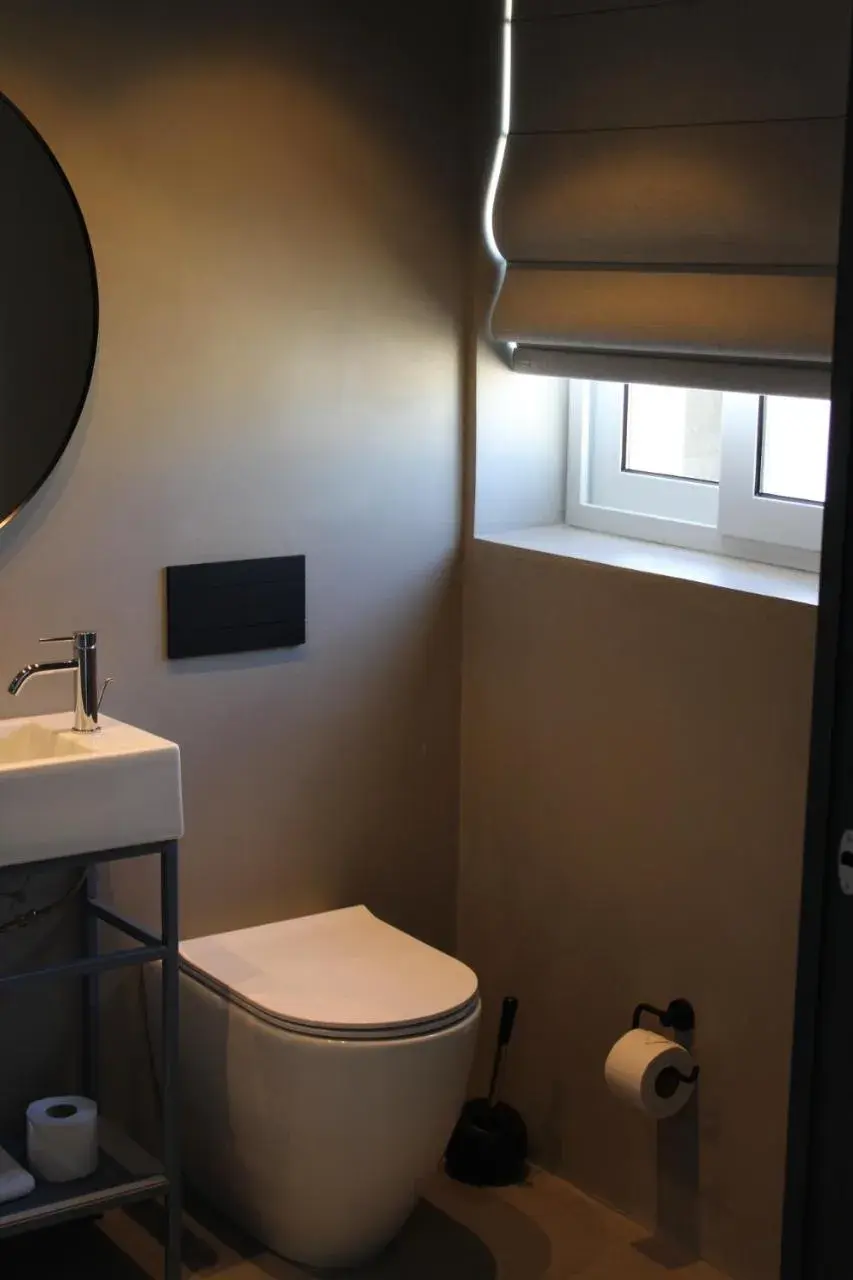 Double Room with Balcony in Victoria by Petit Chic Double Room with Balcony in Victoria by Petit Chic