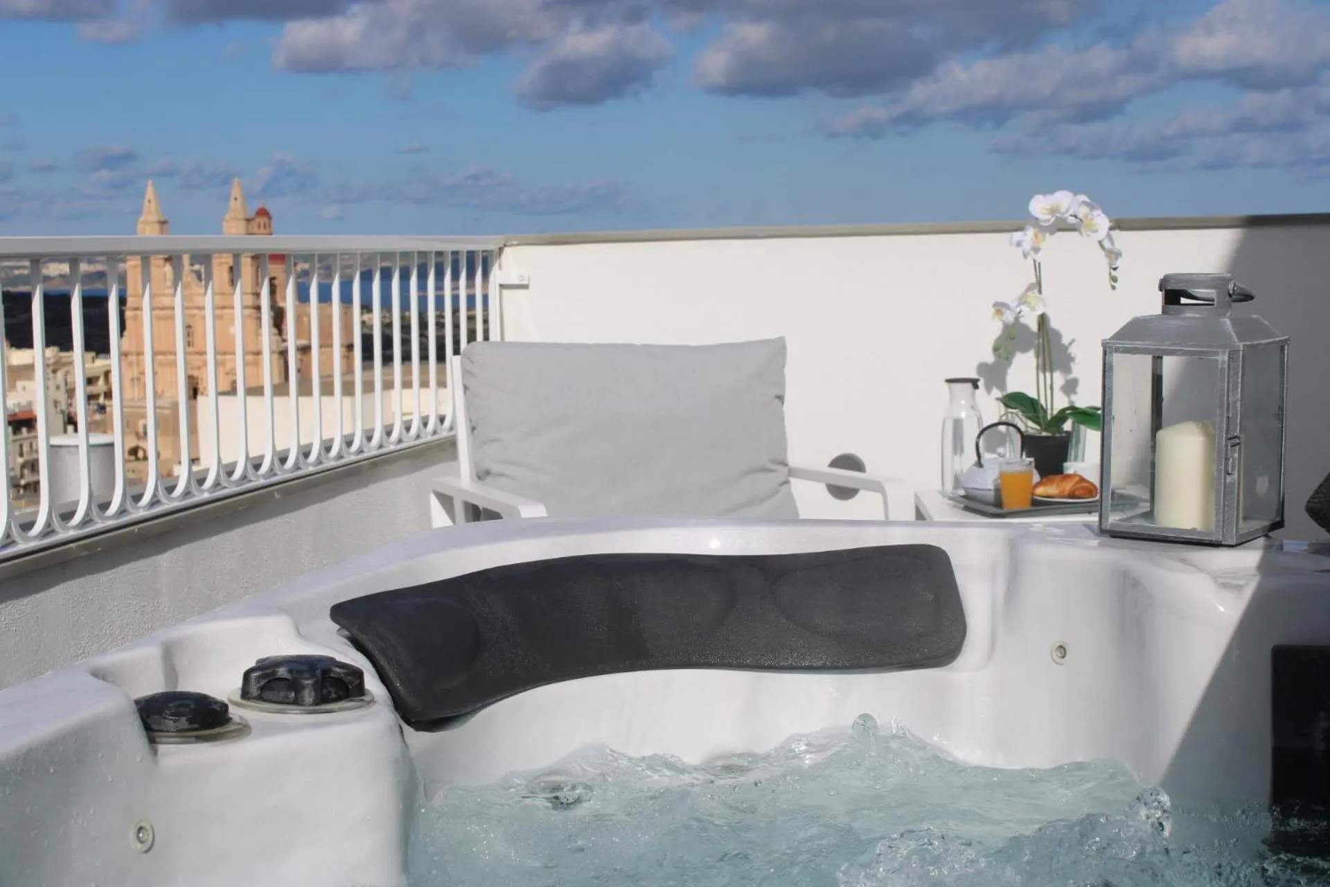 Victoria by Petit Chic