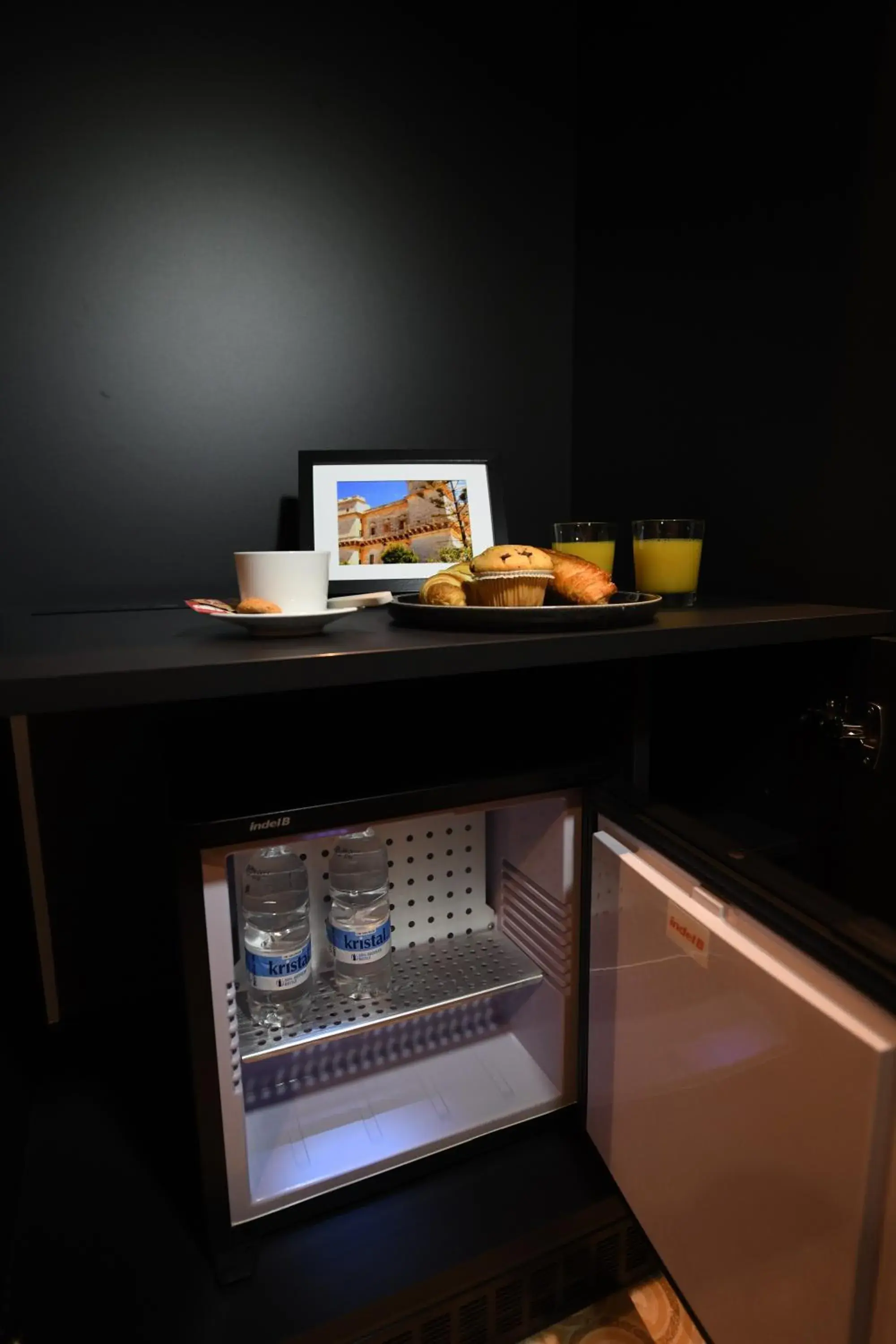 Deluxe Double or Twin Room in Victoria by Petit Chic Deluxe Double or Twin Room in Victoria by Petit Chic