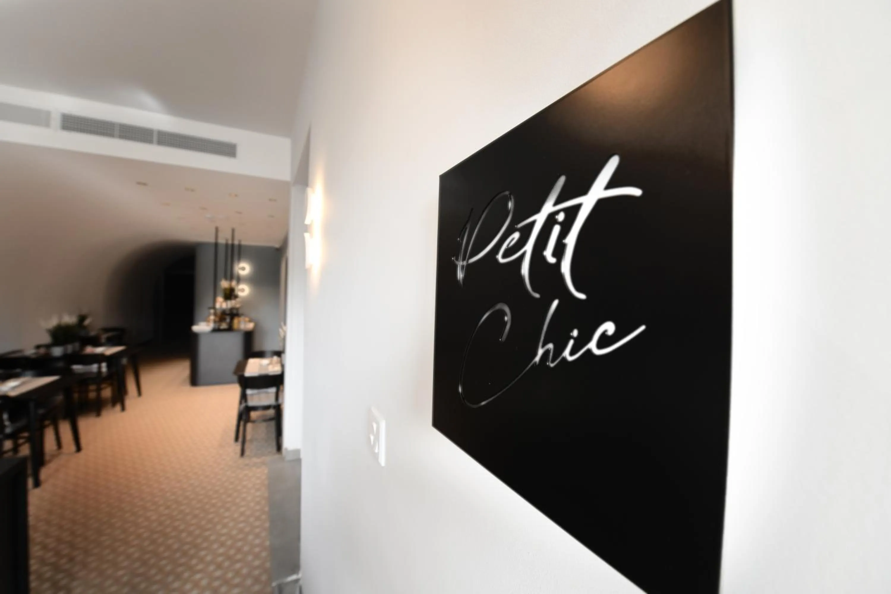 Victoria by Petit Chic