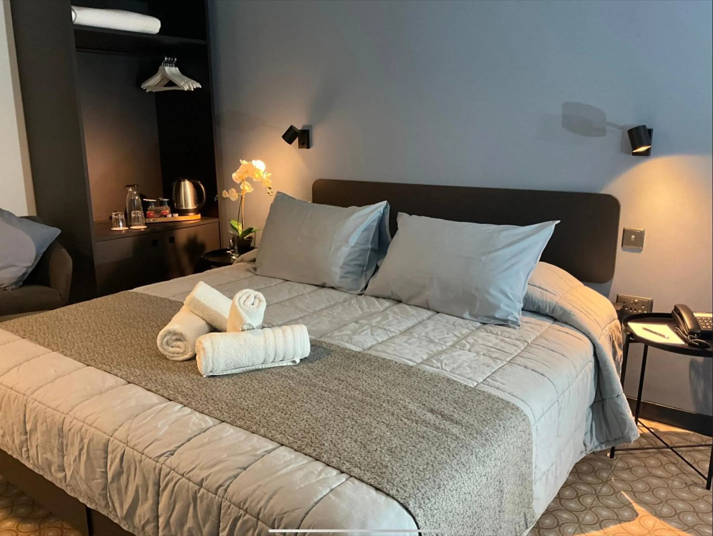 Standard Twin Room in Victoria by Petit Chic Standard Twin Room in Victoria by Petit Chic