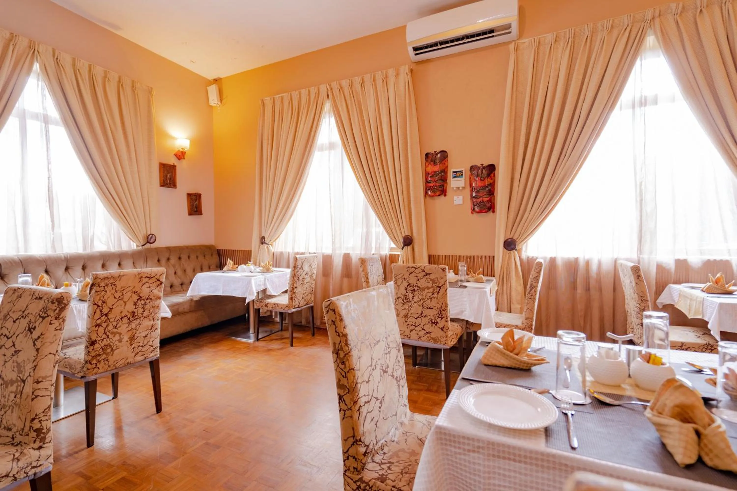 Restaurant/places to eat in The Amariah Hotel & Apartments Mikocheni