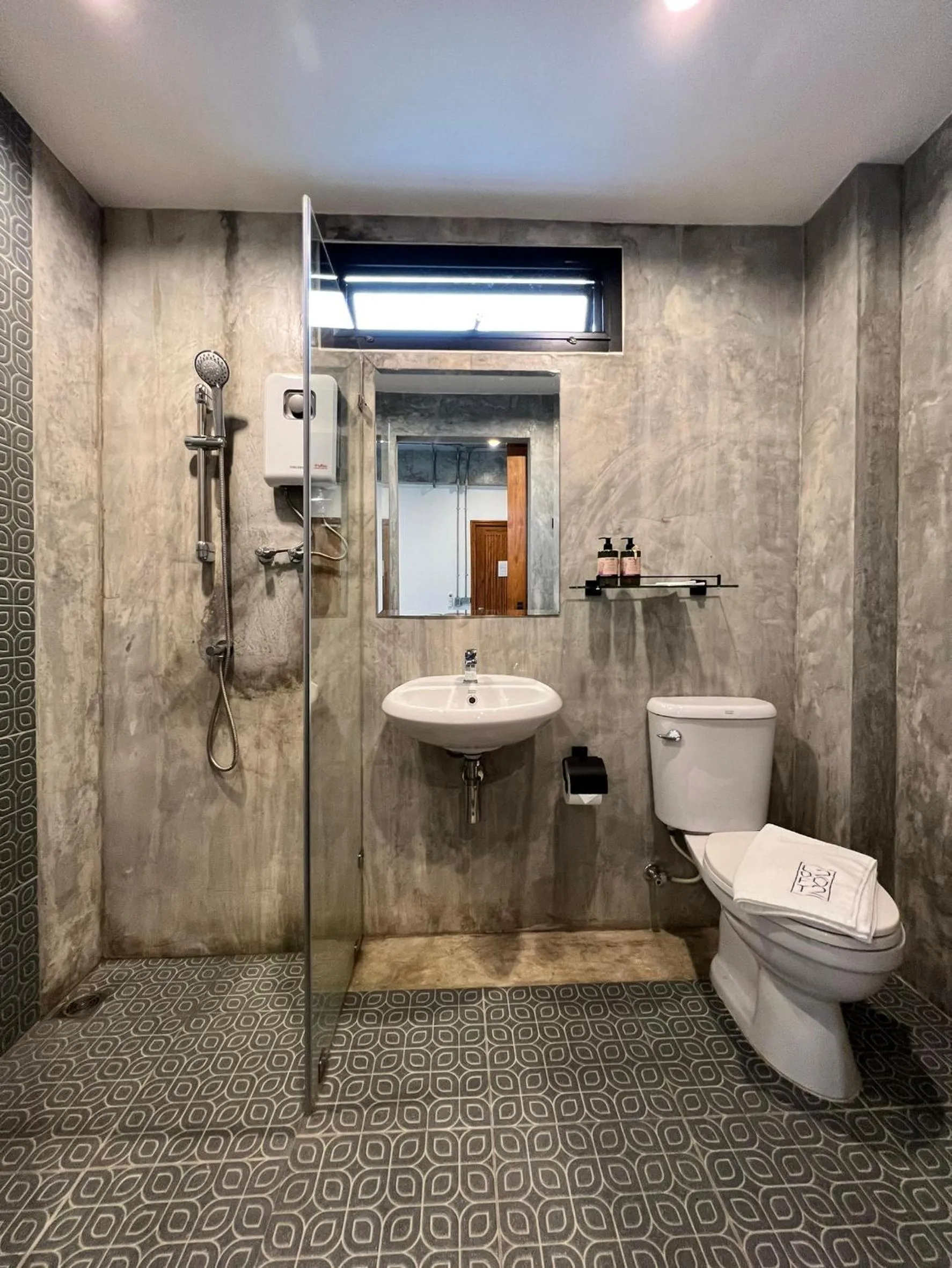 Toilet in Loft 202 Hotel